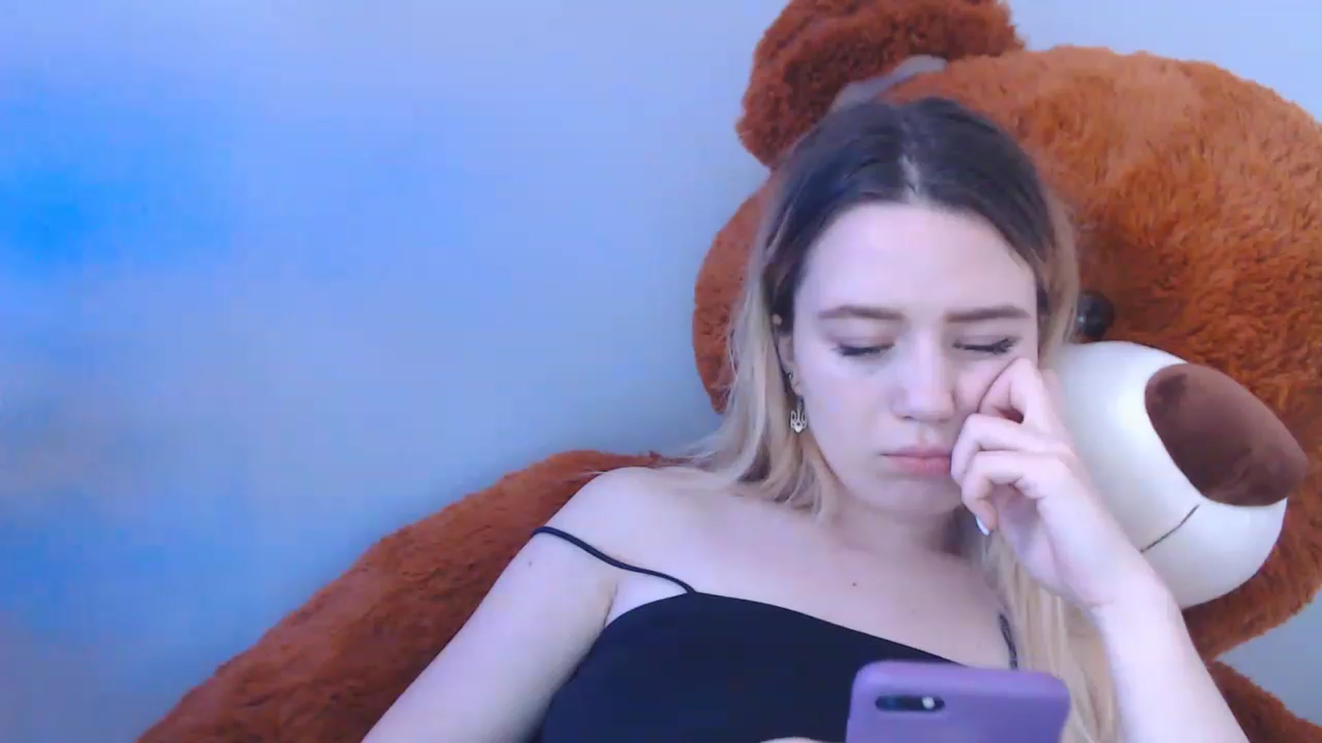Gallery image thumbnail from Bayraktarka's myfreecams stream on, 12/28/2022, 10:27 image 18 of 20
