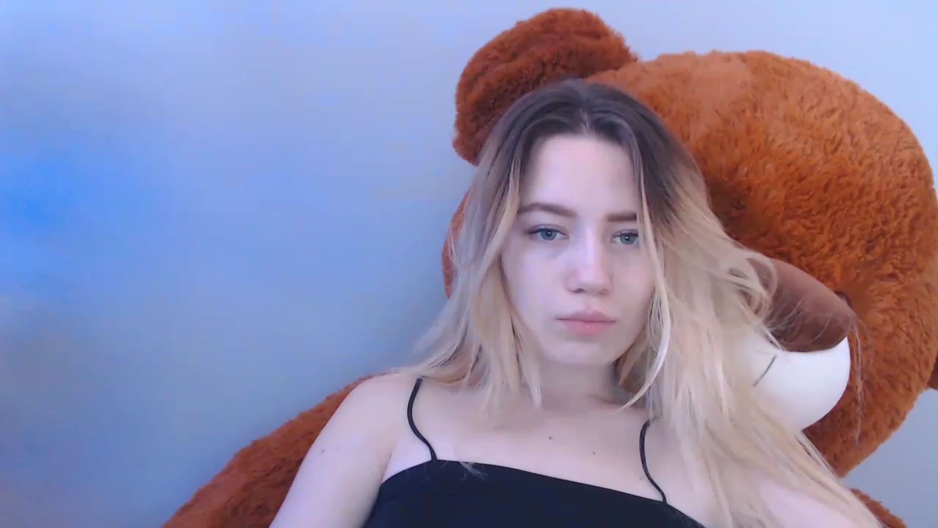 Gallery image thumbnail from Bayraktarka's myfreecams stream on, 12/28/2022, 10:27 image 11 of 20