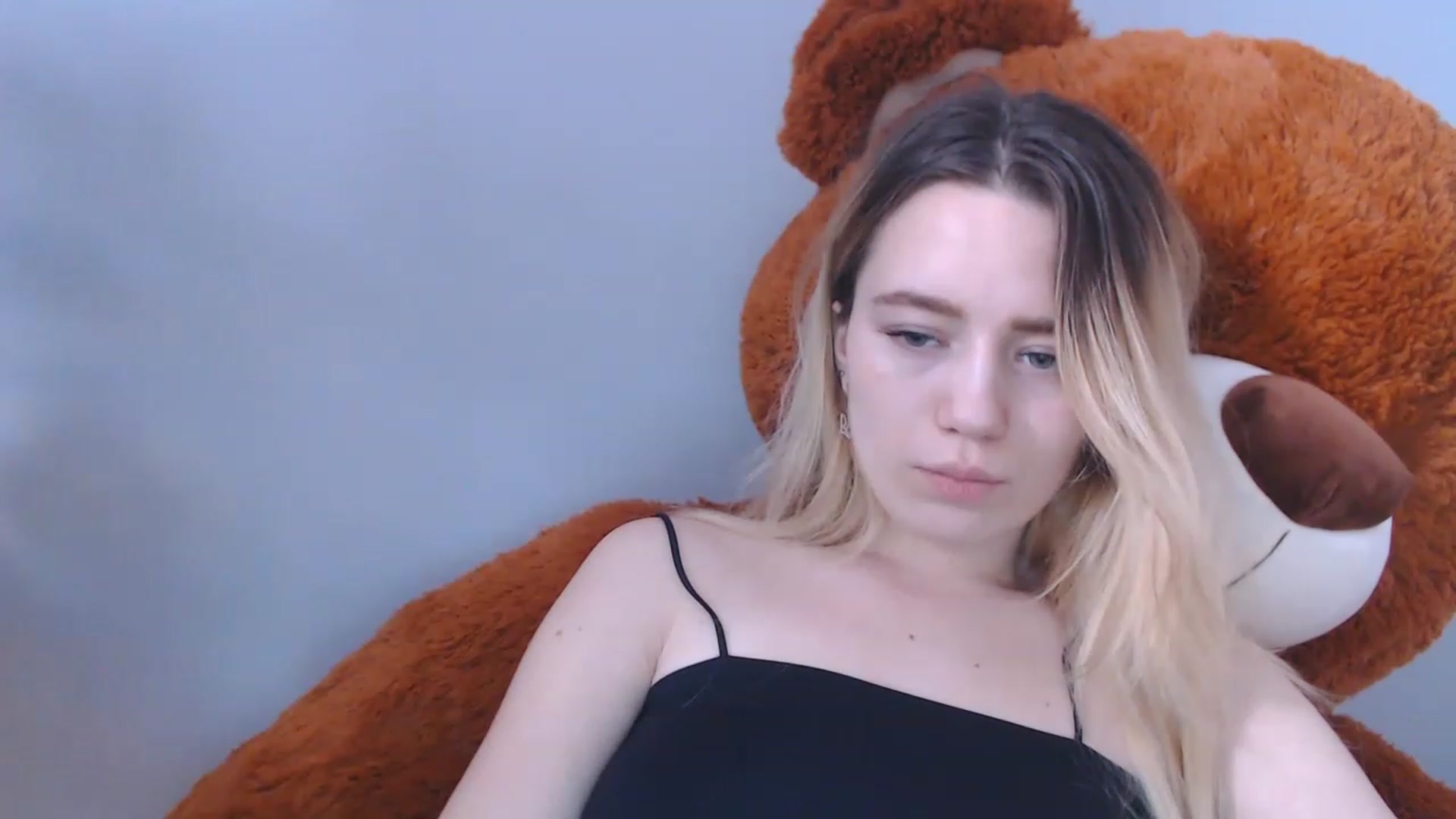 Gallery image thumbnail from Bayraktarka's myfreecams stream on, 12/28/2022, 10:27 image 14 of 20