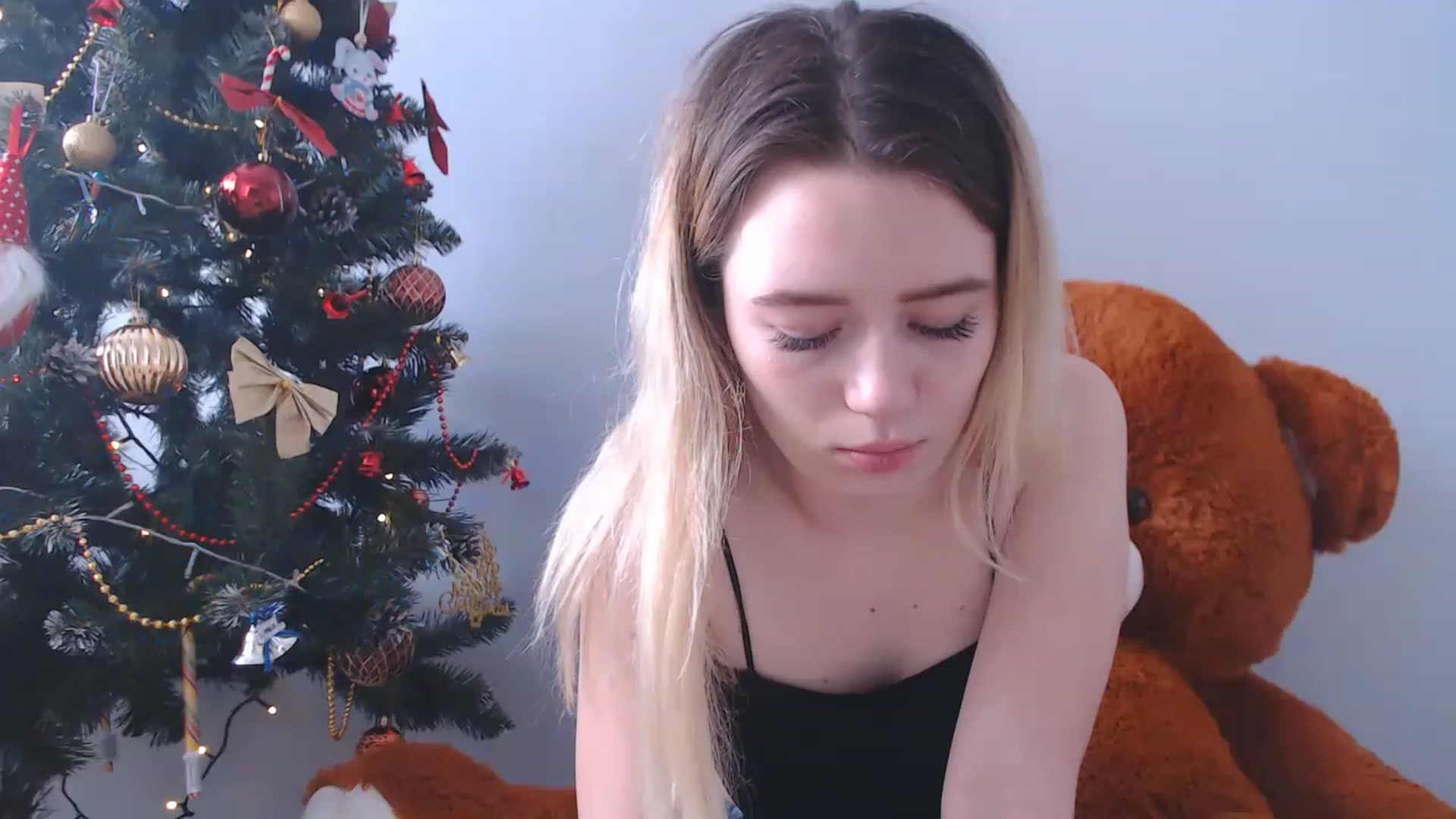 Gallery image thumbnail from Bayraktarka's myfreecams stream on, 12/28/2022, 10:27 image 8 of 20