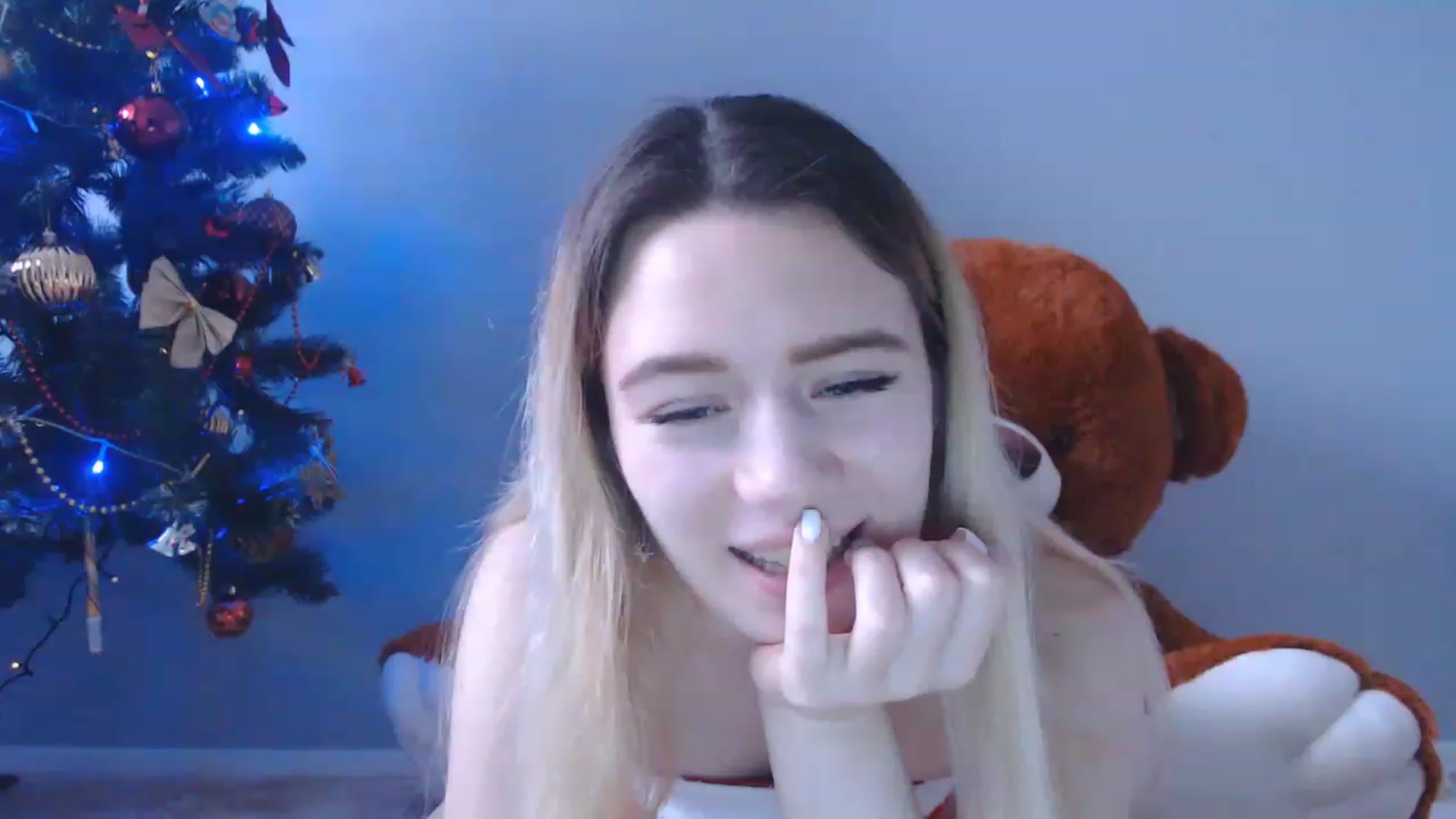 Gallery image thumbnail from Bayraktarka's myfreecams stream on, 12/28/2022, 11:37 image 14 of 20