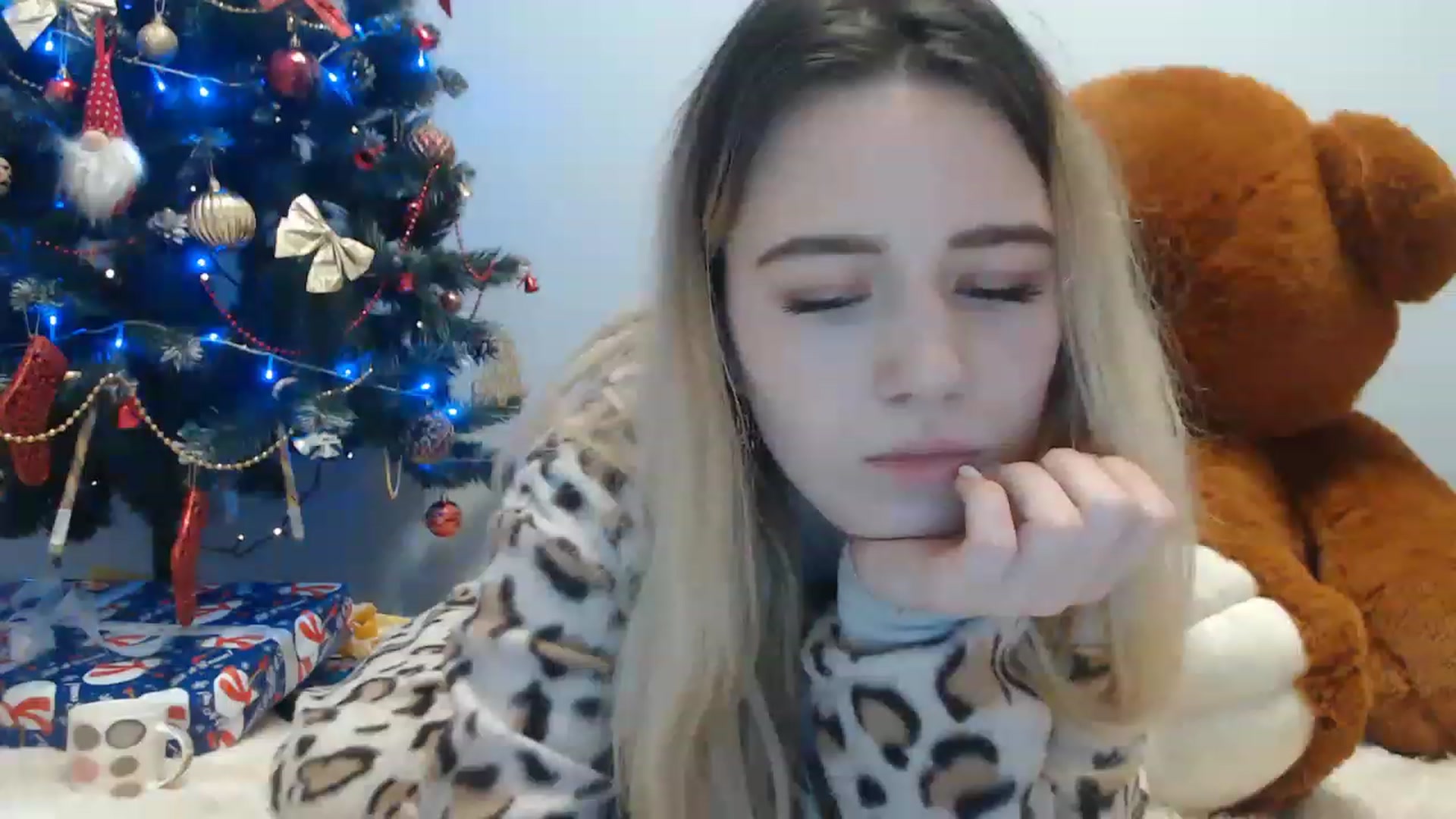 Gallery image thumbnail from Bayraktarka's myfreecams stream on, 12/29/2022, 17:21 image 3 of 20