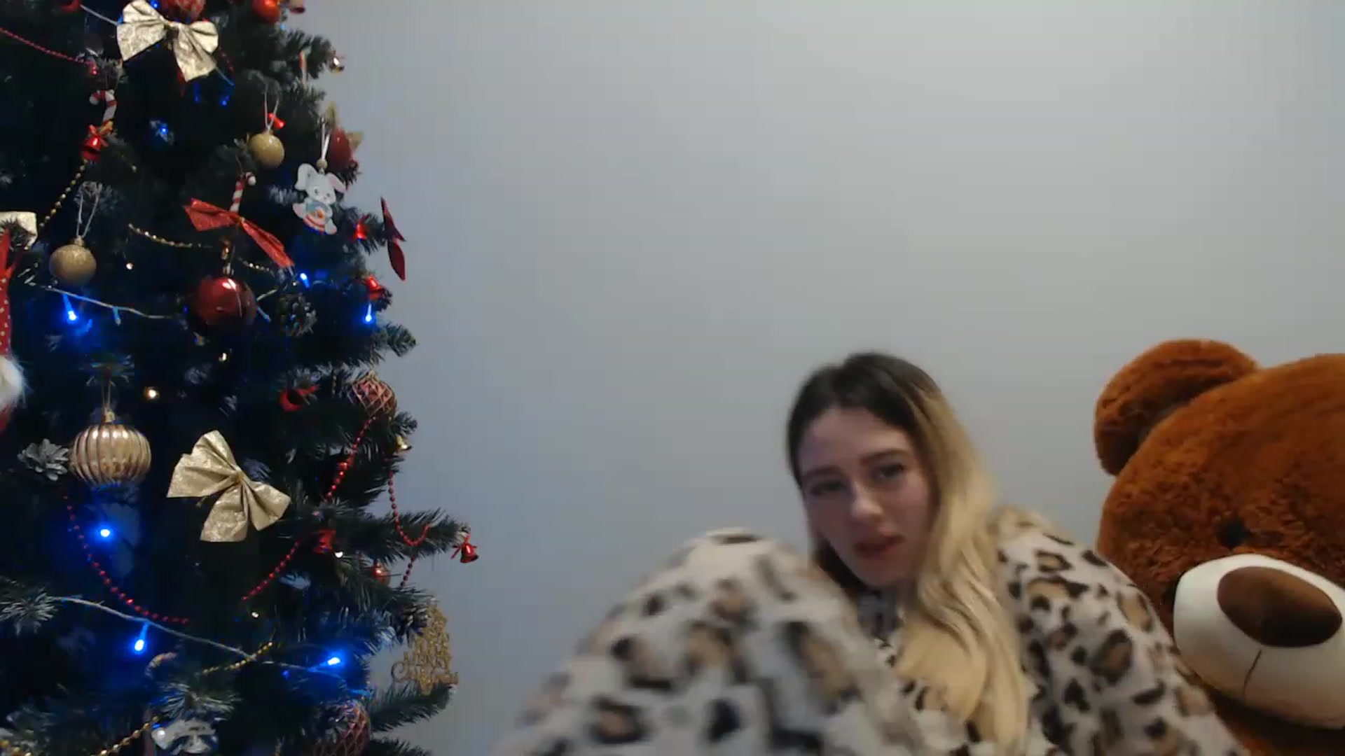 Gallery image thumbnail from Bayraktarka's myfreecams stream on, 12/29/2022, 17:21 image 20 of 20