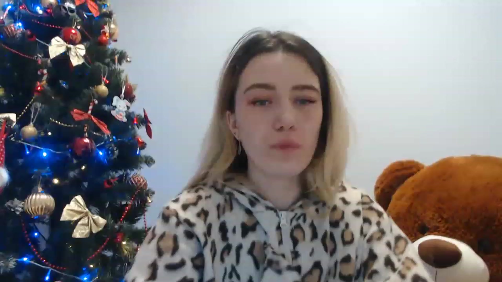 Gallery image thumbnail from Bayraktarka's myfreecams stream on, 12/29/2022, 17:21 image 16 of 20