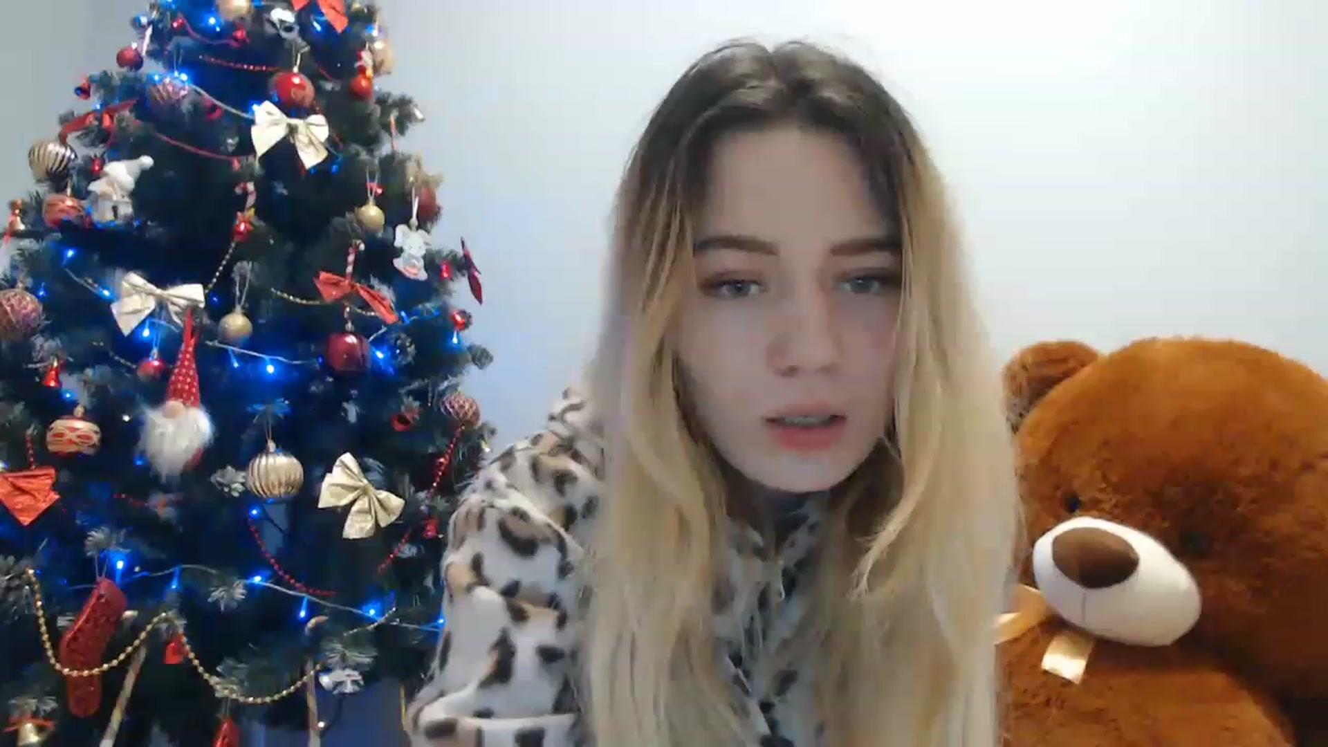 Gallery image thumbnail from Bayraktarka's myfreecams stream on, 12/29/2022, 17:21 image 15 of 20