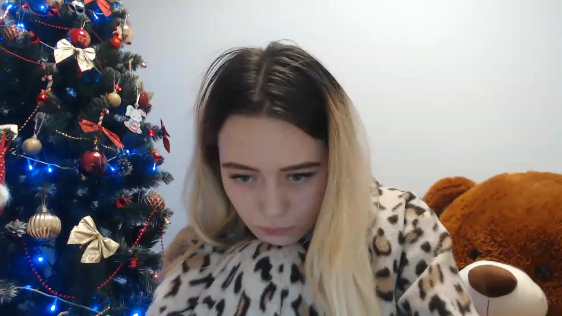 Gallery image thumbnail from Bayraktarka's myfreecams stream on, 12/29/2022, 17:21 image 17 of 20