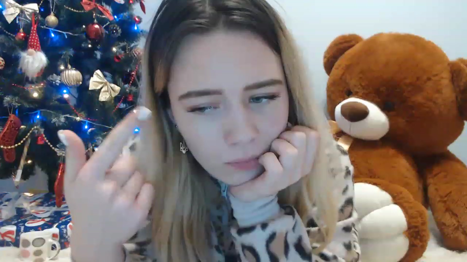 Gallery image thumbnail from Bayraktarka's myfreecams stream on, 12/29/2022, 17:21 image 9 of 20
