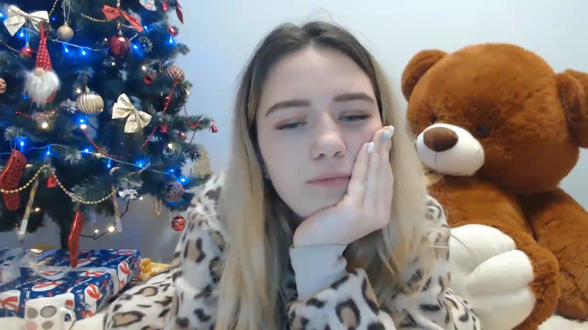 Gallery image thumbnail from Bayraktarka's myfreecams stream on, 12/29/2022, 17:21 image 6 of 20