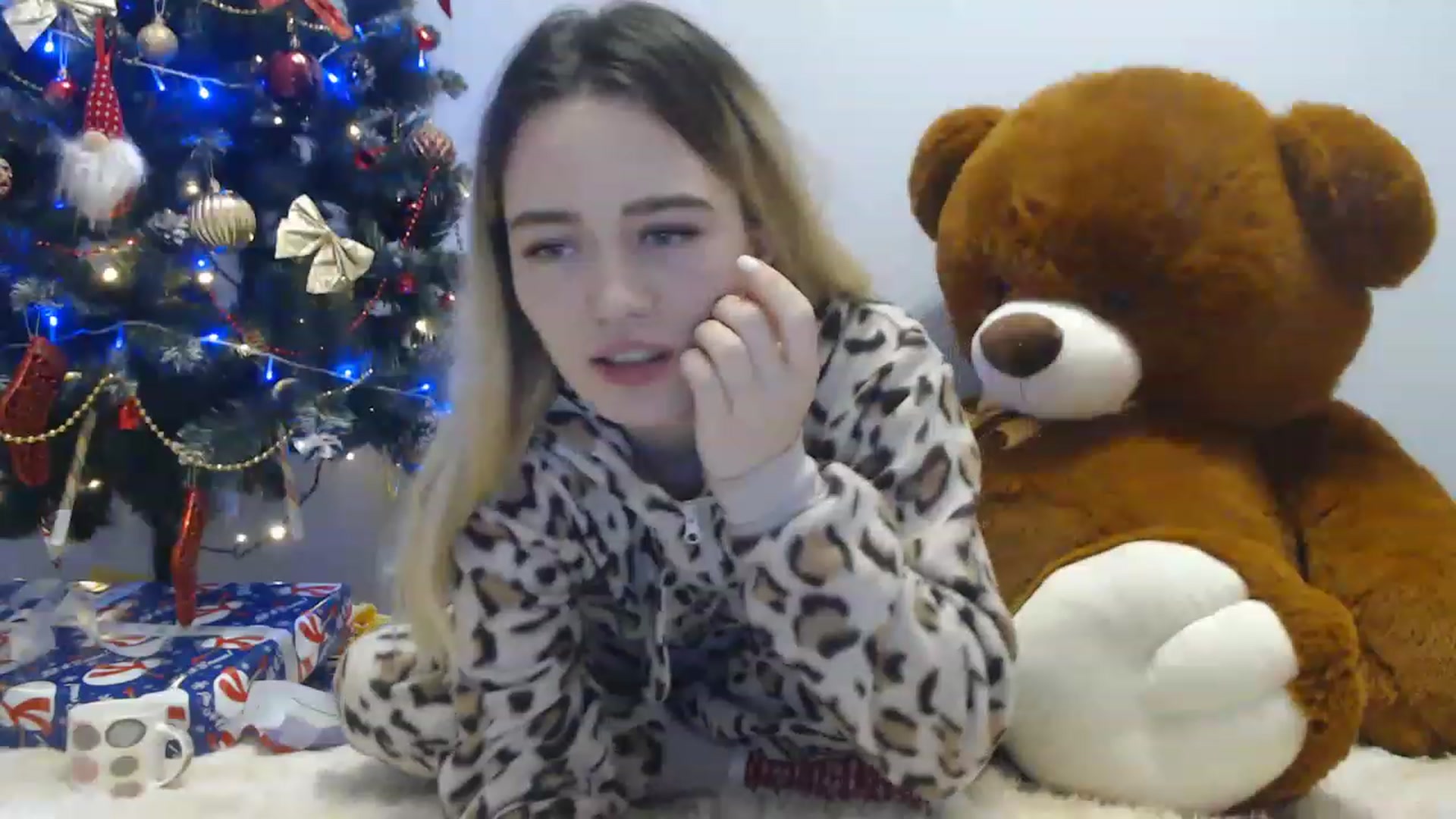 Gallery image thumbnail from Bayraktarka's myfreecams stream on, 12/29/2022, 17:21 image 2 of 20