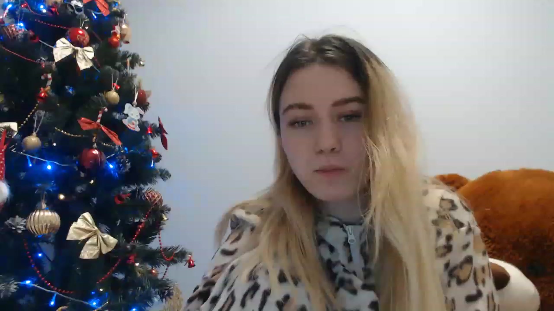 Gallery image thumbnail from Bayraktarka's myfreecams stream on, 12/29/2022, 17:21 image 19 of 20