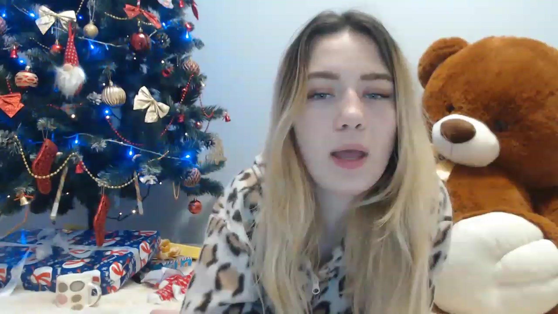 Gallery image thumbnail from Bayraktarka's myfreecams stream on, 12/29/2022, 17:21 image 14 of 20