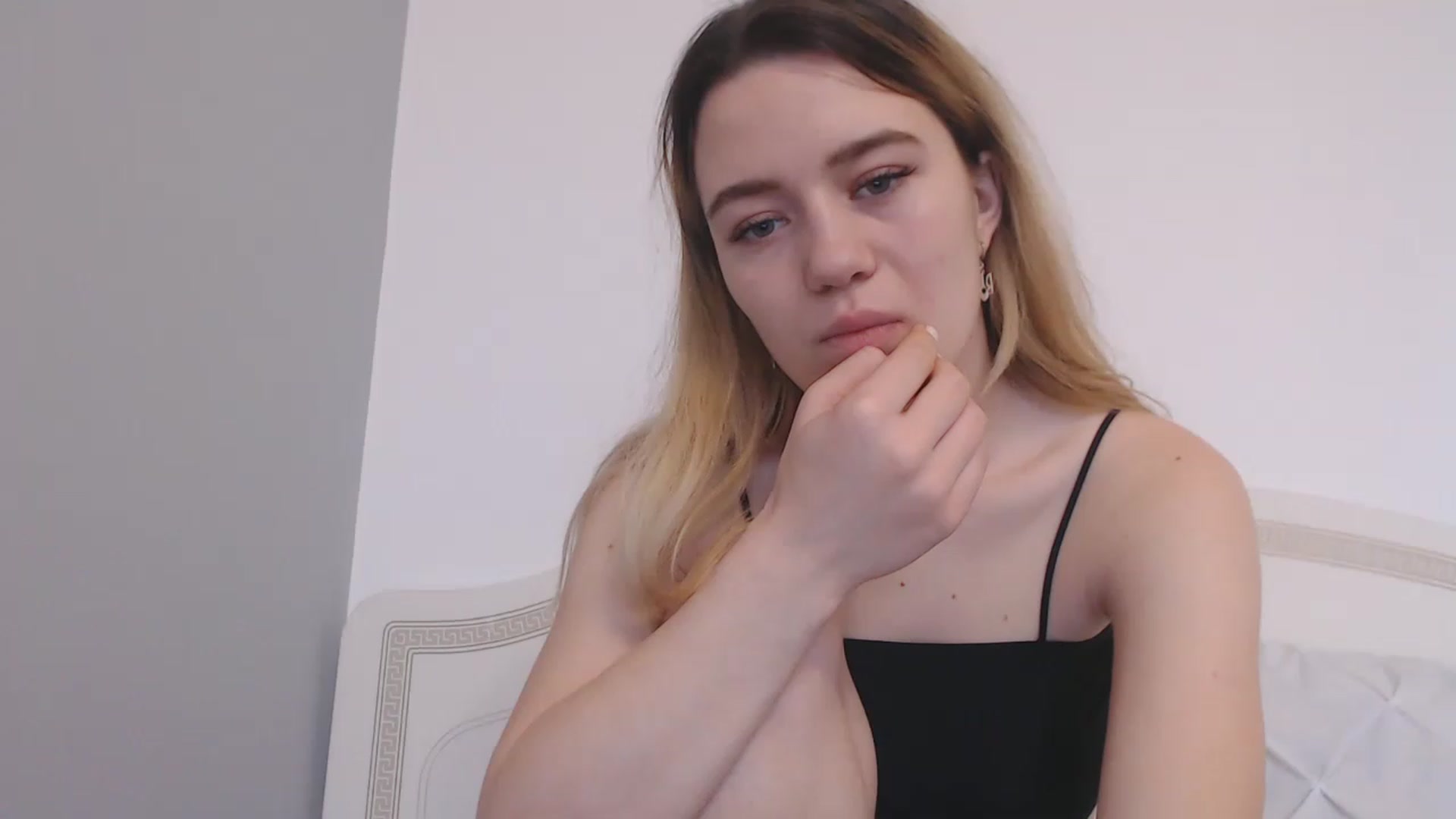 Gallery image thumbnail from Bayraktarka's myfreecams stream on, 12/30/2022, 10:16 image 17 of 20
