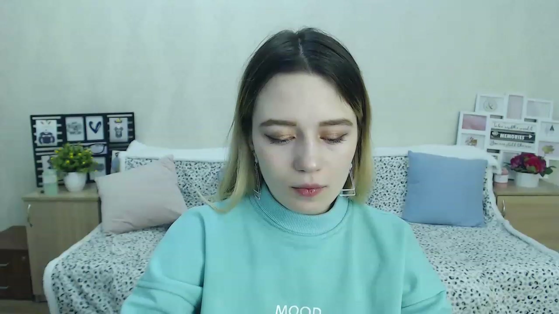 Gallery image thumbnail from Bayraktarka's myfreecams stream on, 01/15/2023, 16:03 image 3 of 20