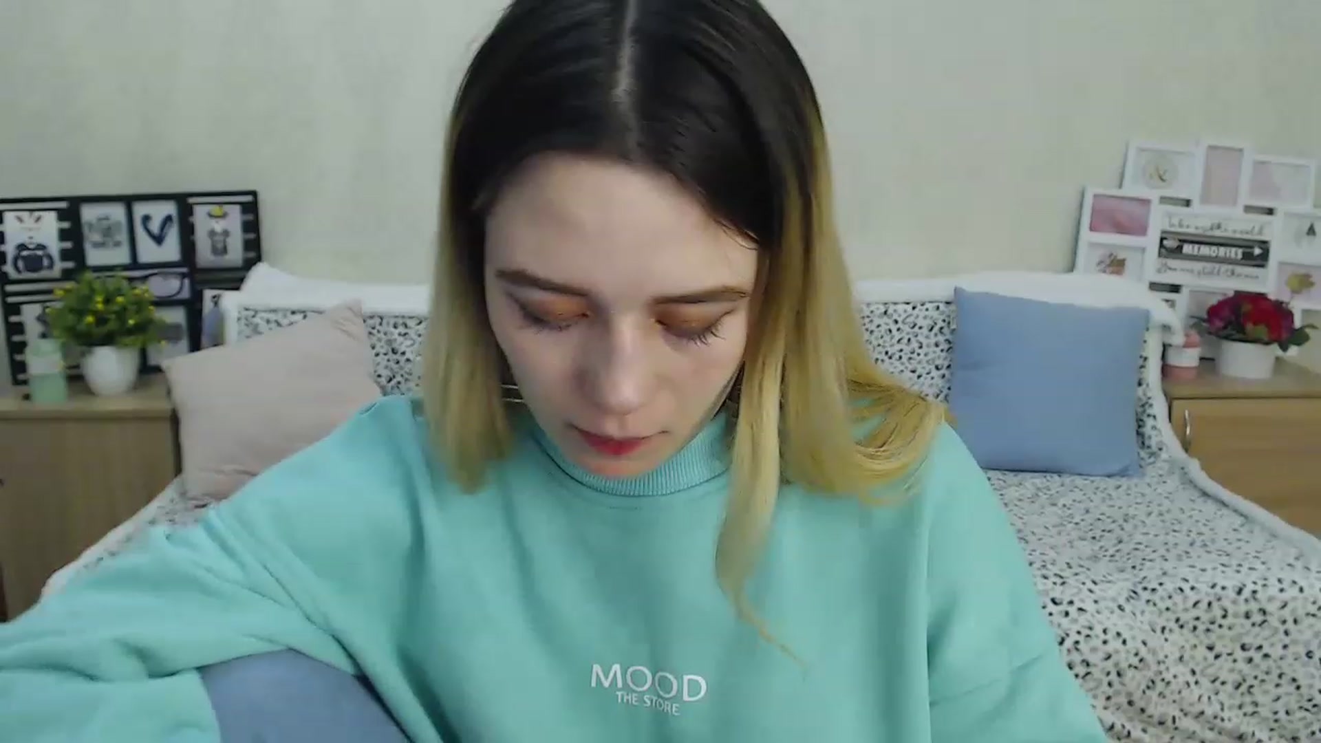 Gallery image thumbnail from Bayraktarka's myfreecams stream on, 01/15/2023, 16:03 image 10 of 20