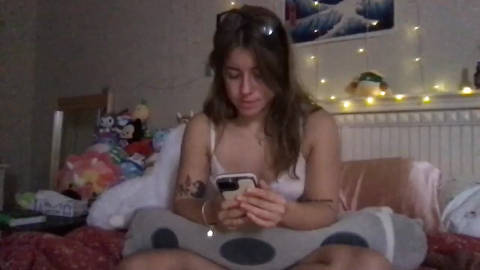 Gallery image thumbnail from BbHannah's myfreecams stream on, 10/04/2024, 24:15 image 20 of 20
