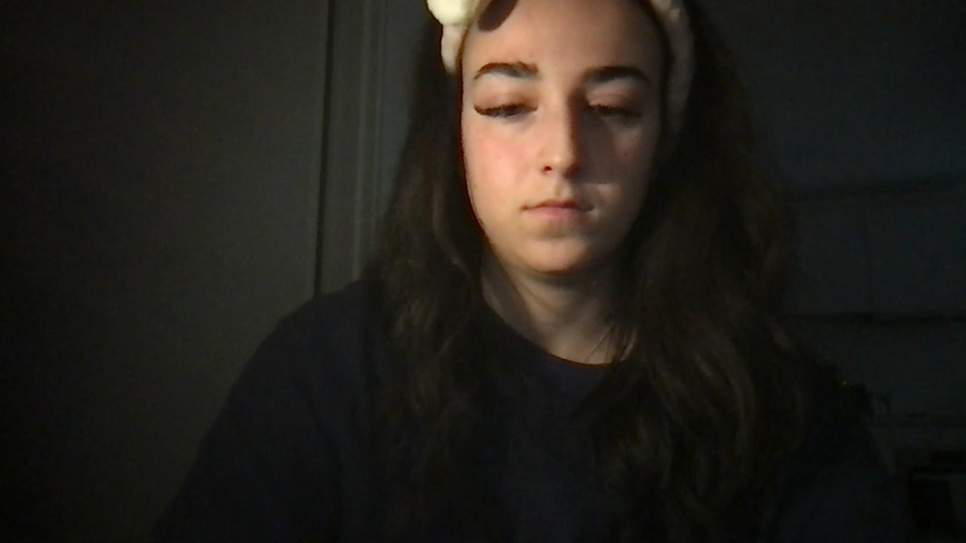 Gallery image thumbnail from Bblucia's myfreecams stream on, 03/08/2023, 17:59 image 14 of 20