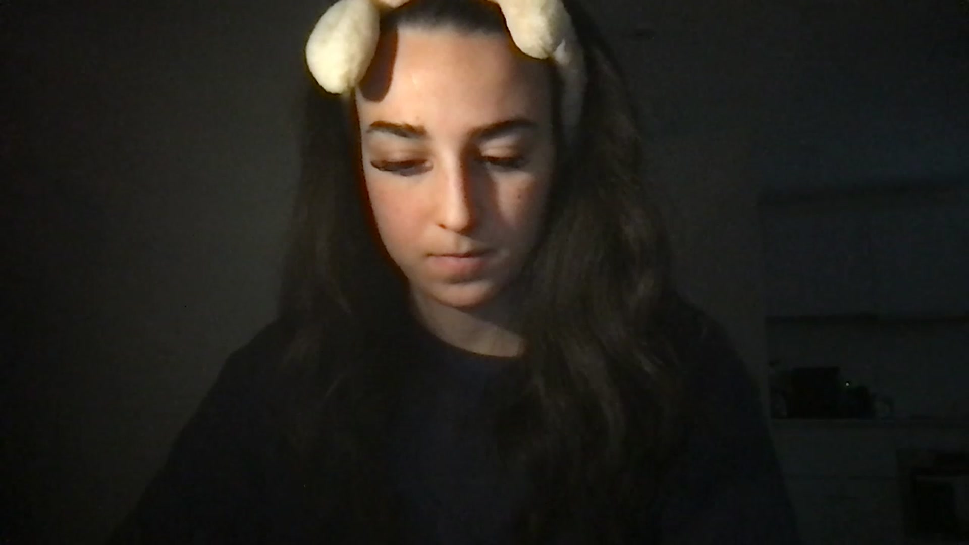 Gallery image thumbnail from Bblucia's myfreecams stream on, 03/08/2023, 17:59 image 16 of 20