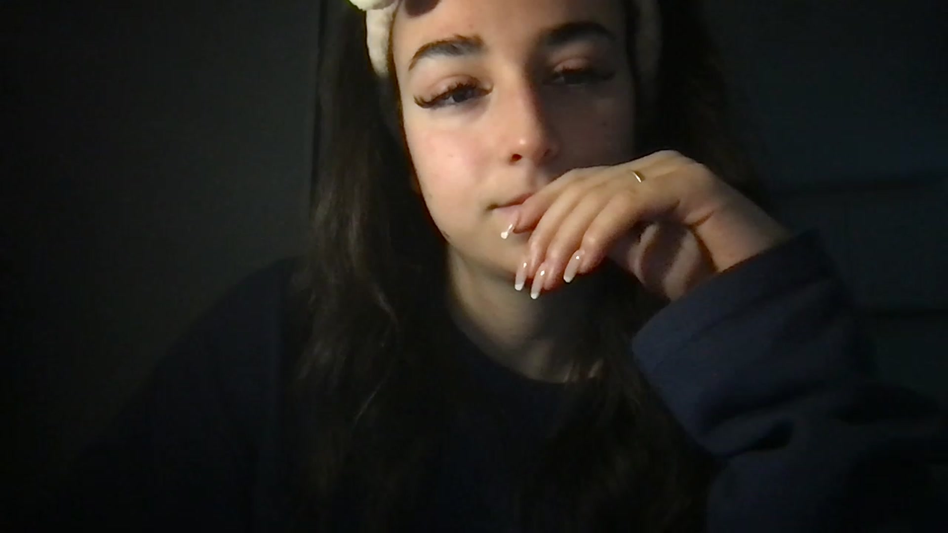 Gallery image thumbnail from Bblucia's myfreecams stream on, 03/08/2023, 17:59 image 10 of 20