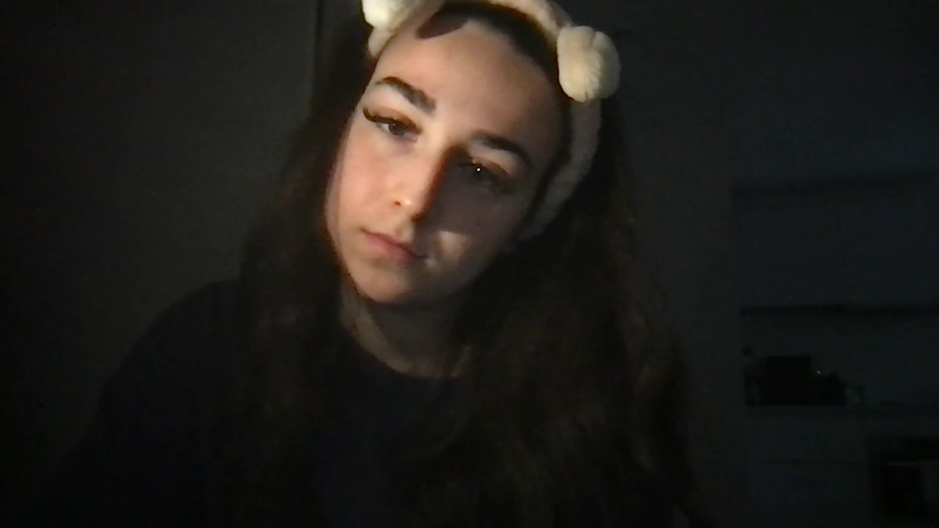 Gallery image thumbnail from Bblucia's myfreecams stream on, 03/08/2023, 17:59 image 11 of 20