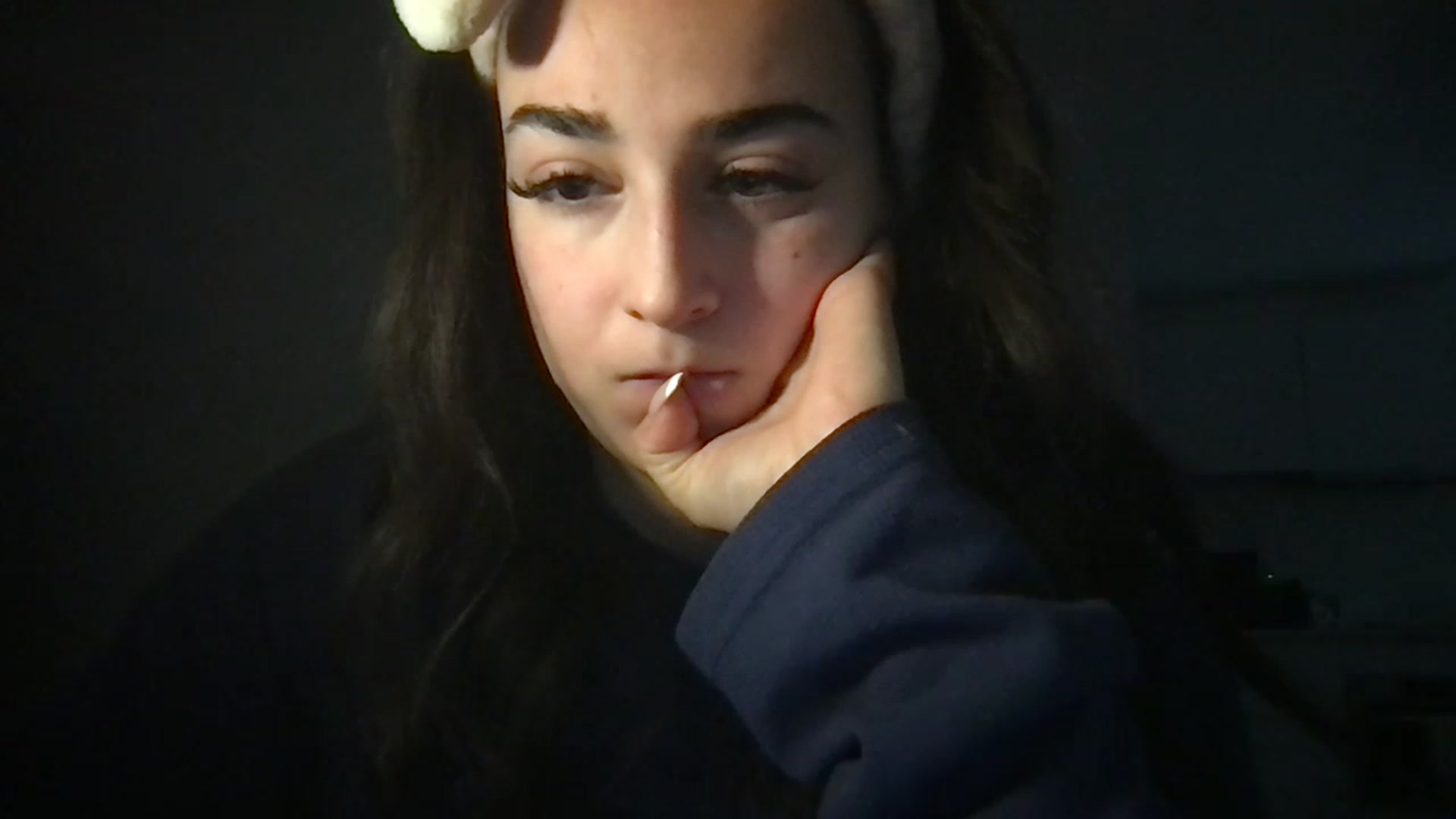 Gallery image thumbnail from Bblucia's myfreecams stream on, 03/08/2023, 17:59 image 7 of 20