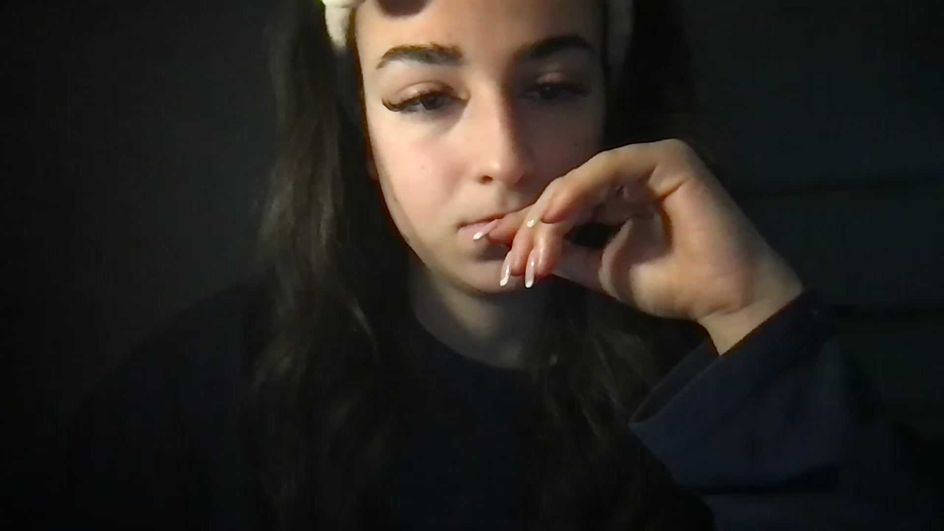 Gallery image thumbnail from Bblucia's myfreecams stream on, 03/08/2023, 17:59 image 3 of 20