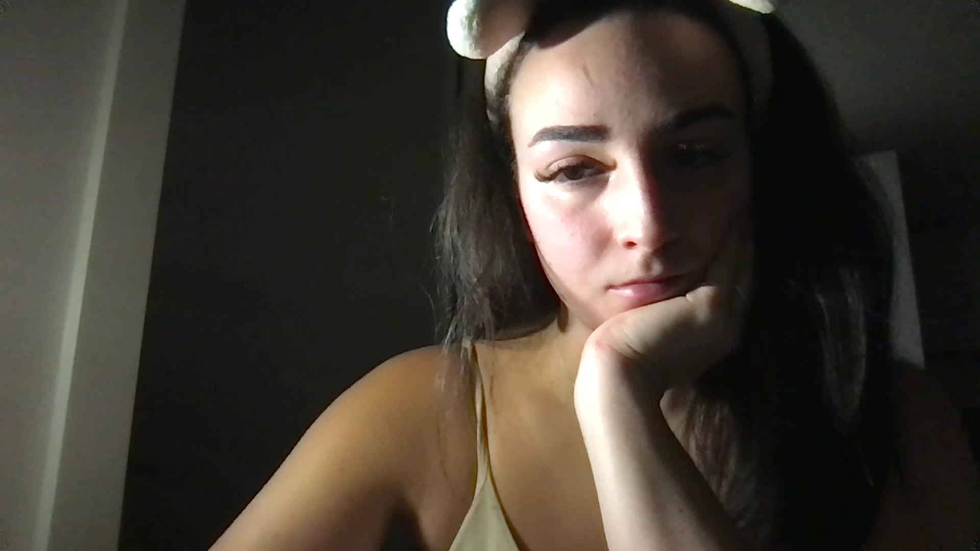 Gallery image thumbnail from Bblucia's myfreecams stream on, 03/10/2023, 23:49 image 13 of 20