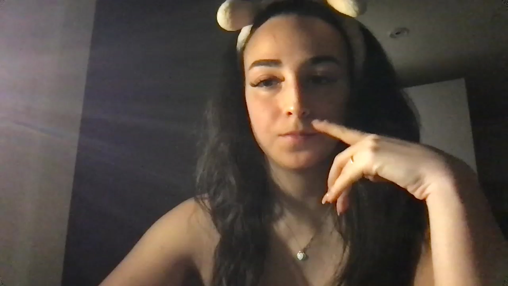 Gallery image thumbnail from Bblucia's myfreecams stream on, 03/10/2023, 23:49 image 15 of 20