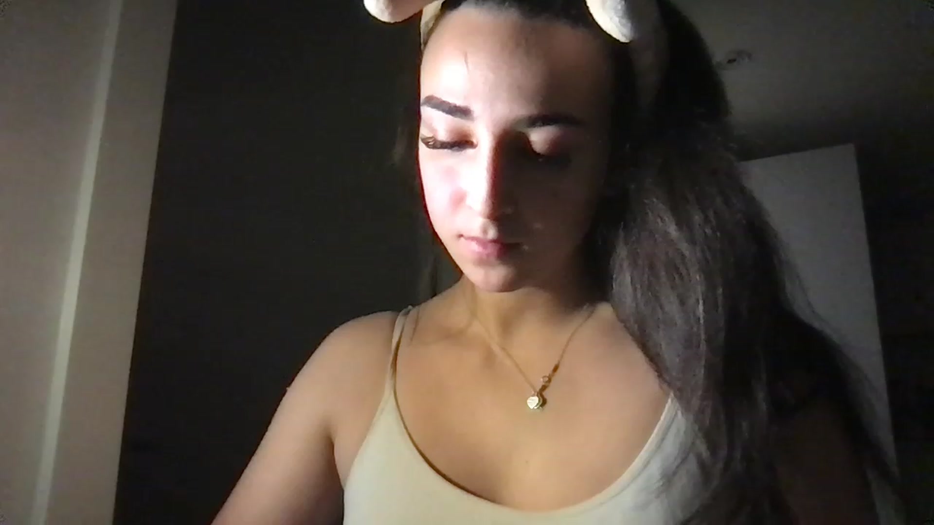 Gallery image thumbnail from Bblucia's myfreecams stream on, 03/10/2023, 23:49 image 10 of 20