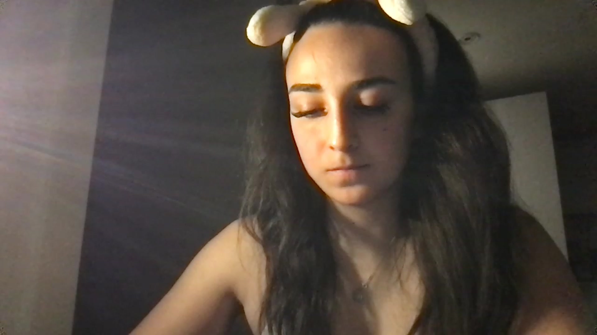 Gallery image thumbnail from Bblucia's myfreecams stream on, 03/10/2023, 23:49 image 18 of 20