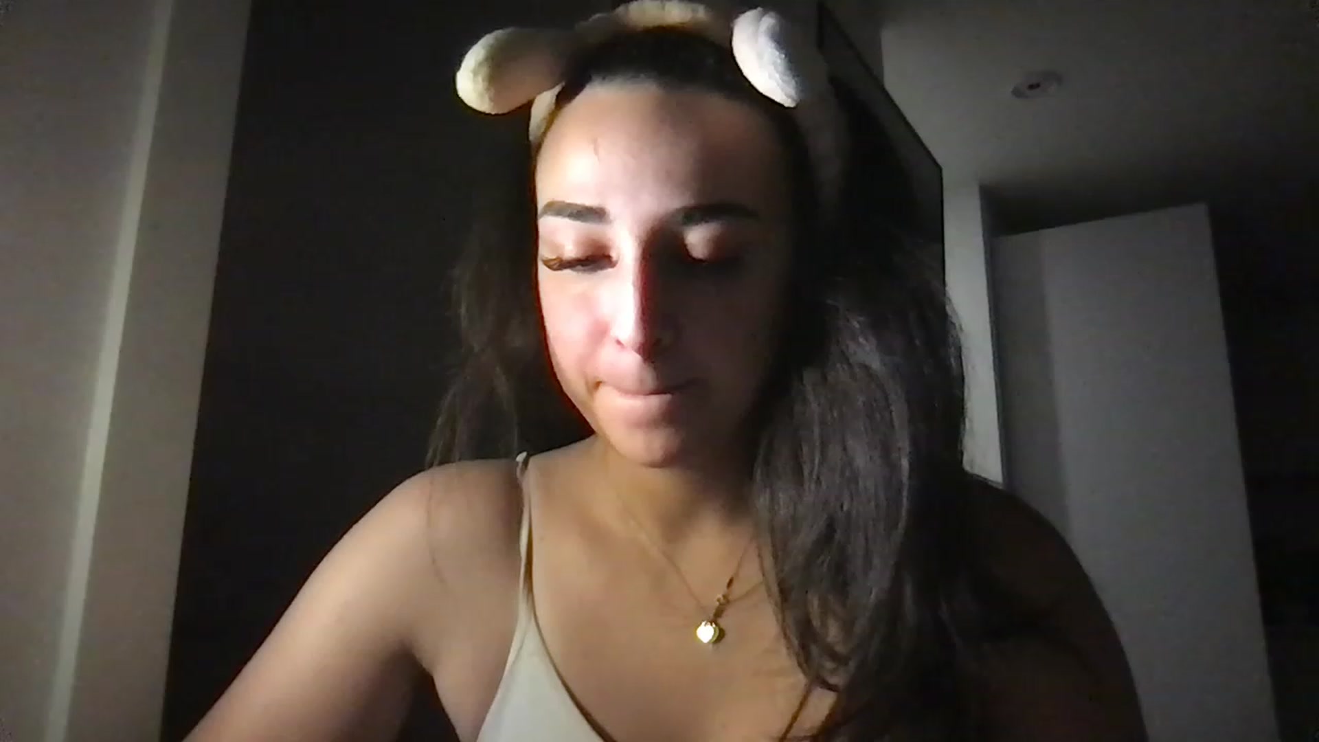 Gallery image thumbnail from Bblucia's myfreecams stream on, 03/10/2023, 23:49 image 11 of 20