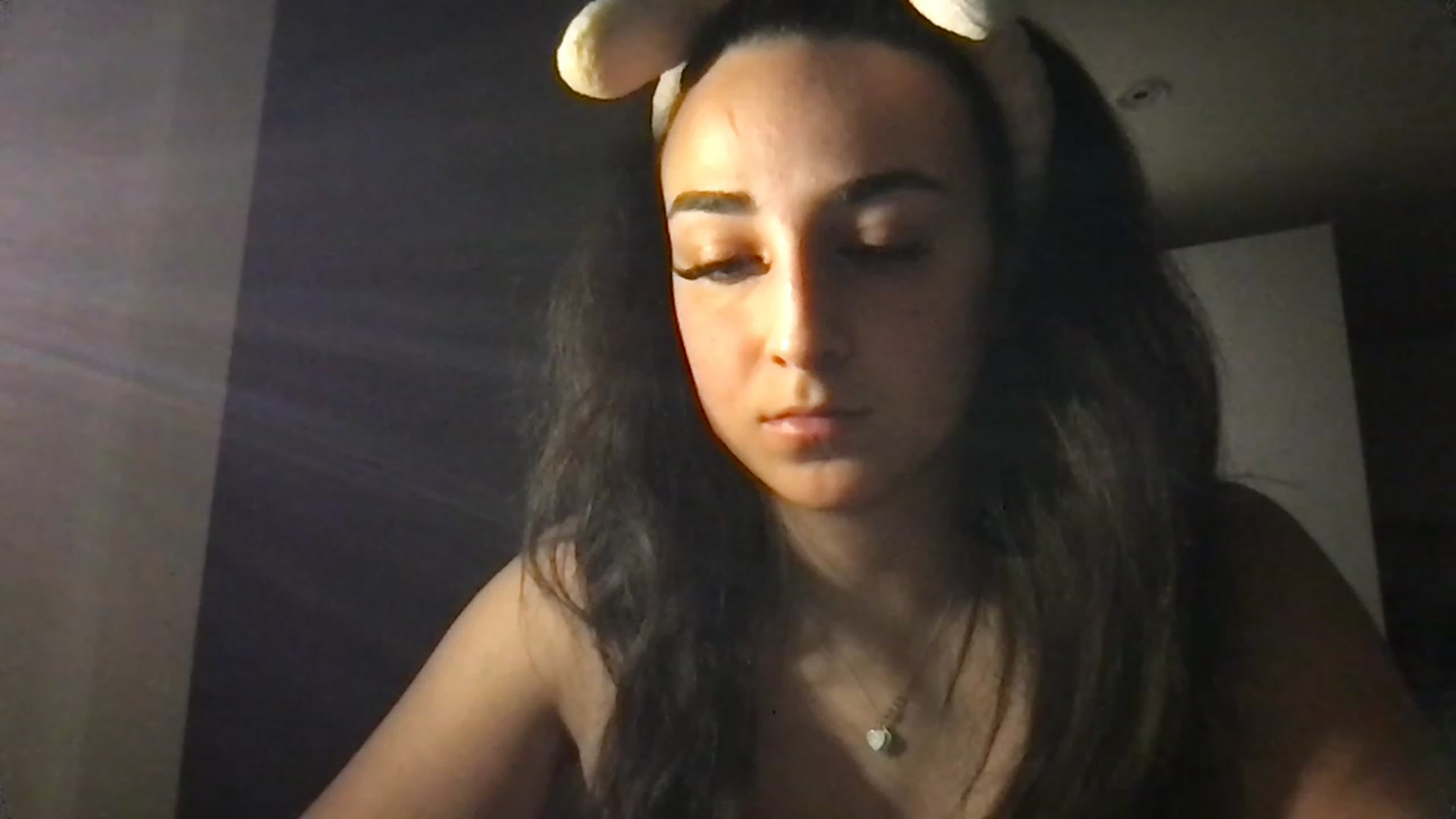 Gallery image thumbnail from Bblucia's myfreecams stream on, 03/10/2023, 23:49 image 14 of 20