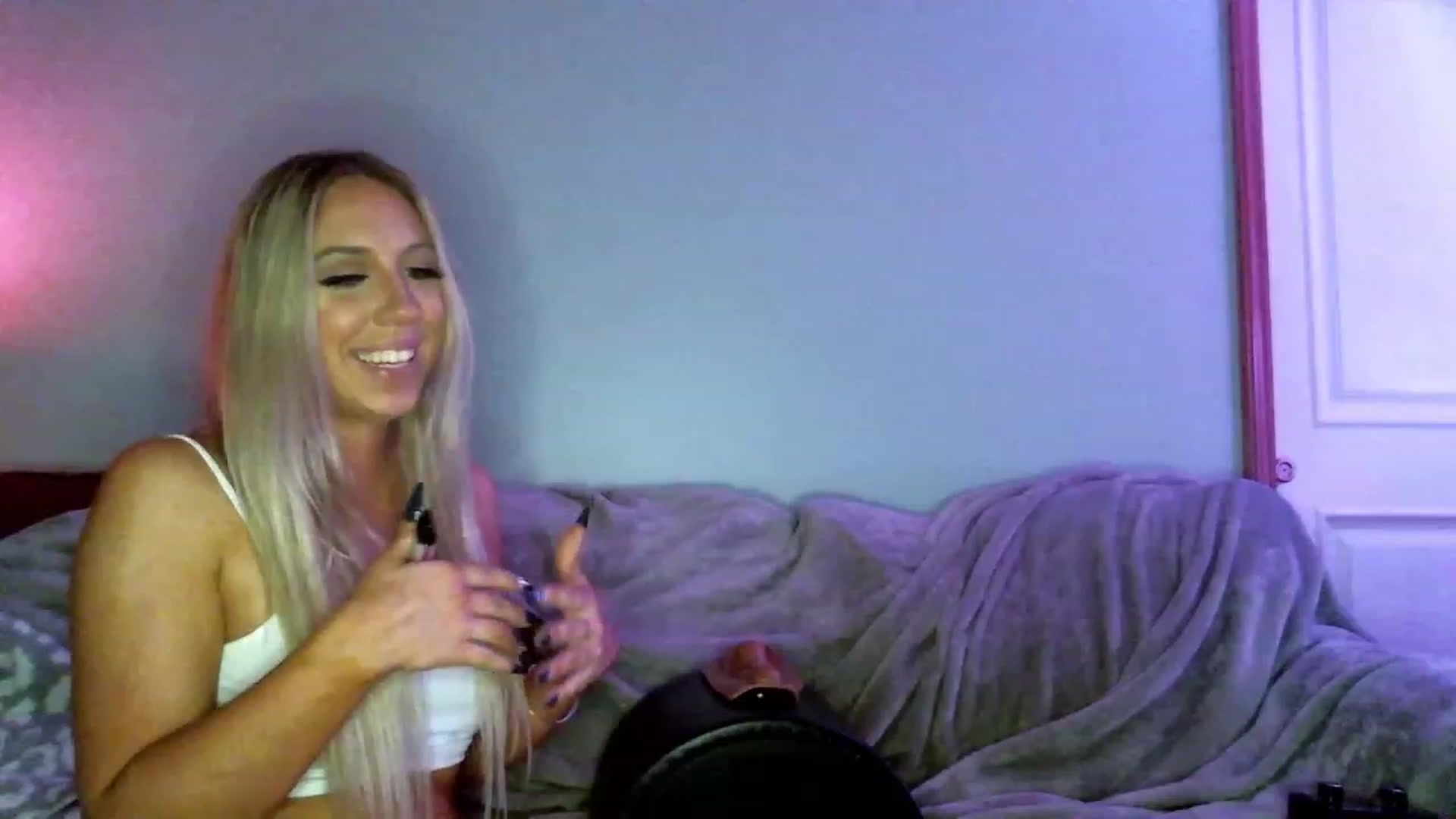 Gallery image thumbnail from BbyGirlRainey's myfreecams stream on, 10/14/2023, 02:13 image 14 of 20