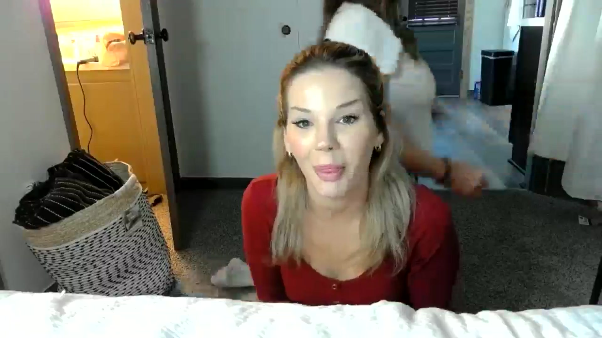 Gallery image thumbnail from Bbyainsley's myfreecams stream on, 09/14/2024, 23:06 image 3 of 20