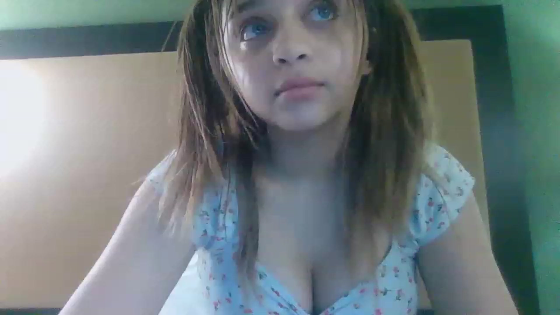 Gallery image thumbnail from Bbyekaterina's myfreecams stream on, 04/05/2023, 08:07 image 18 of 20