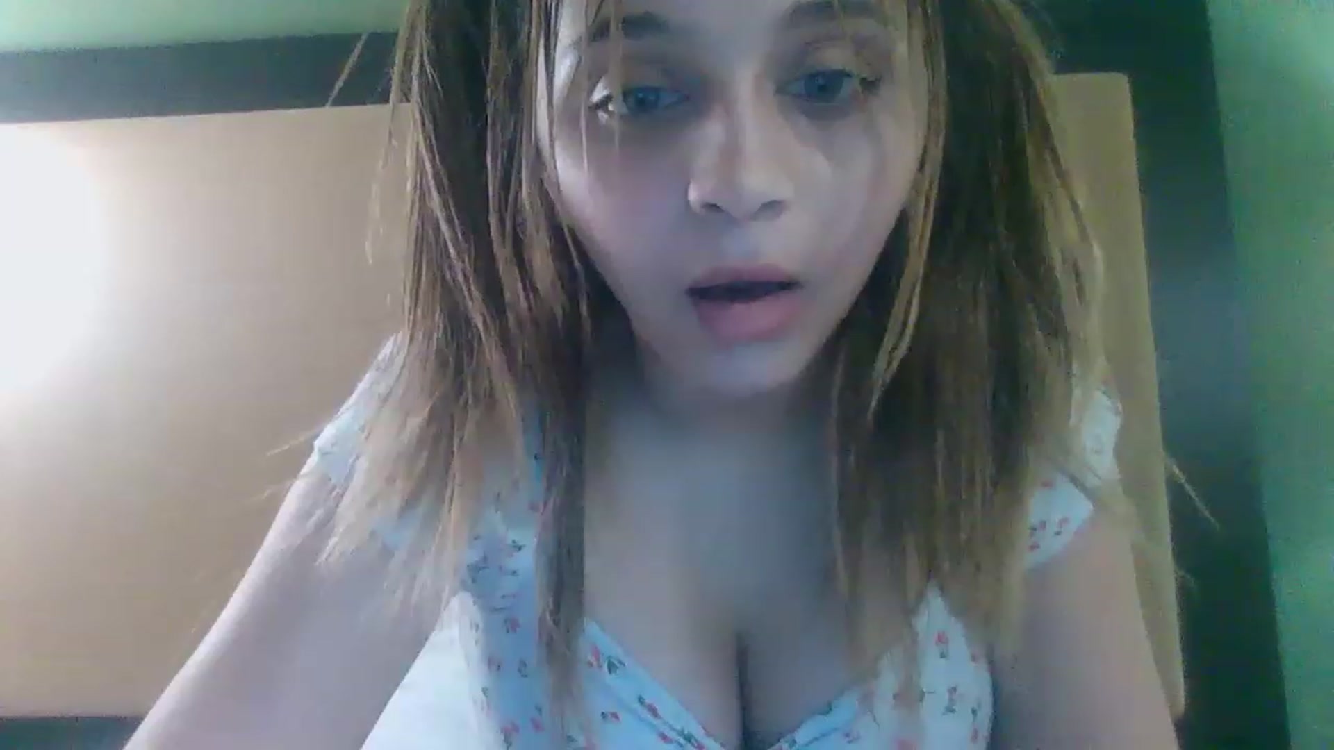 Gallery image thumbnail from Bbyekaterina's myfreecams stream on, 04/05/2023, 08:07 image 17 of 20