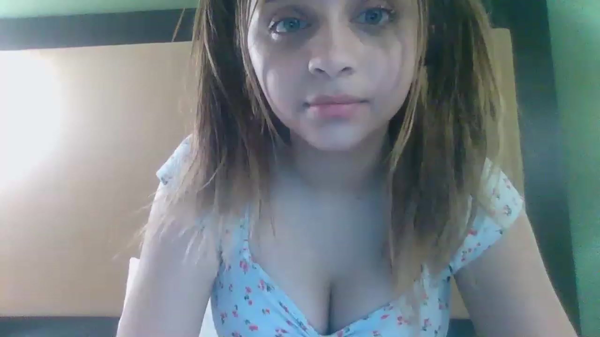 Gallery image thumbnail from Bbyekaterina's myfreecams stream on, 04/05/2023, 08:07 image 14 of 20