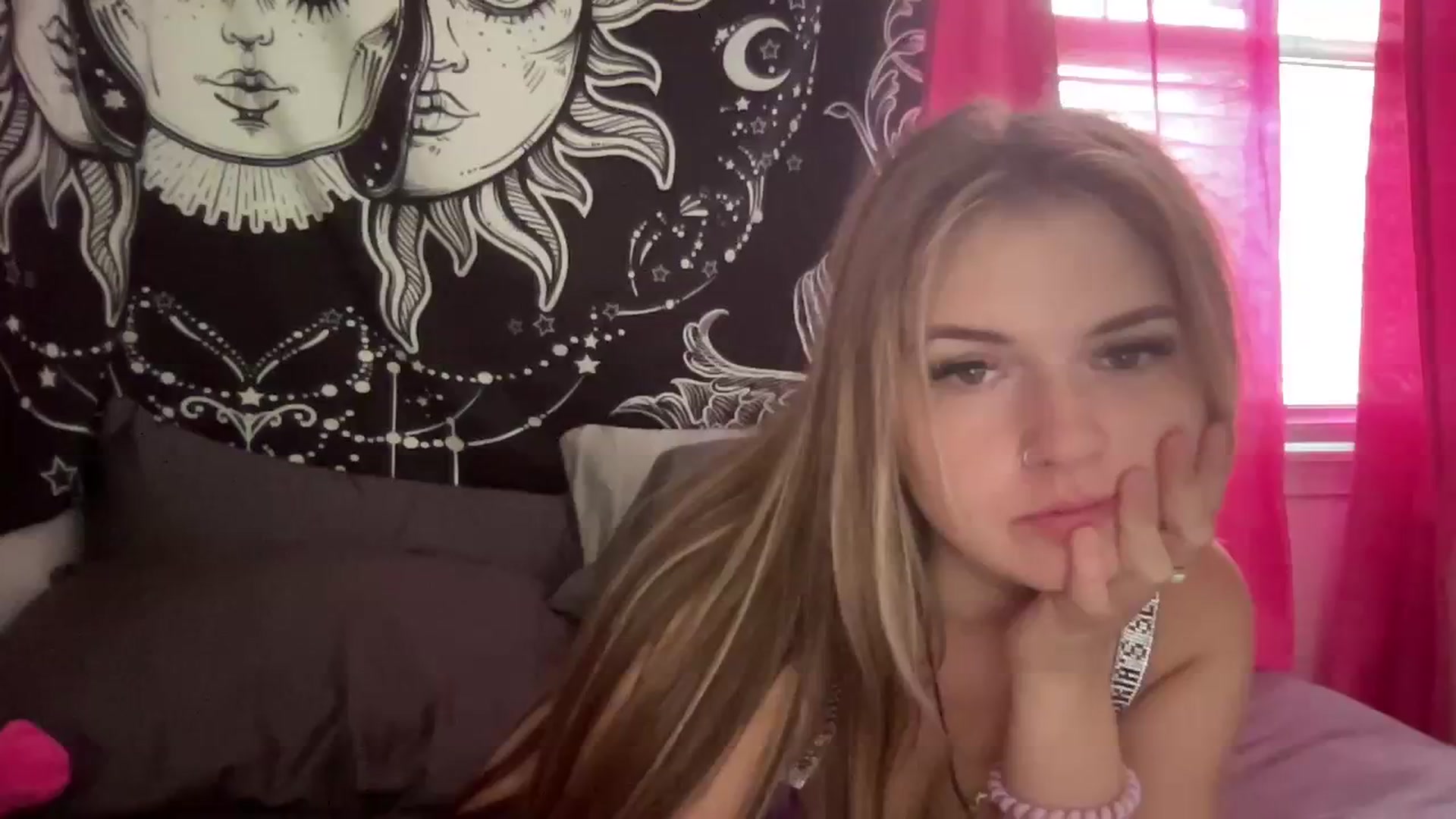 Gallery image thumbnail from Bbyxhunny's myfreecams stream on, 07/29/2023, 18:25 image 14 of 20