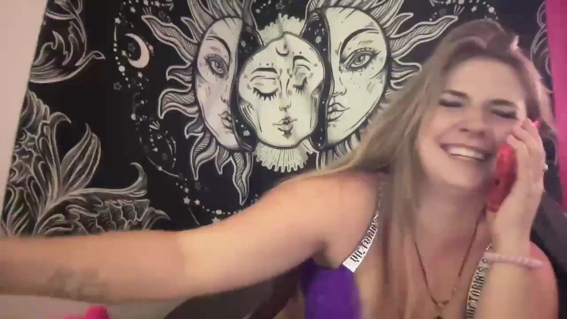 Gallery image thumbnail from Bbyxhunny's myfreecams stream on, 07/29/2023, 19:57 image 17 of 20