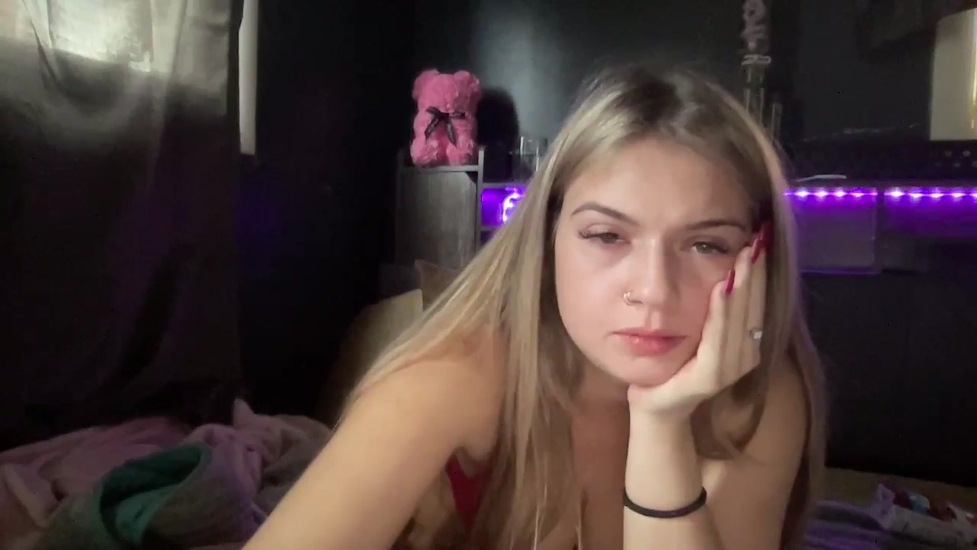 Gallery image thumbnail from Bbyxhunny's myfreecams stream on, 11/26/2024, 15:36 image 18 of 20