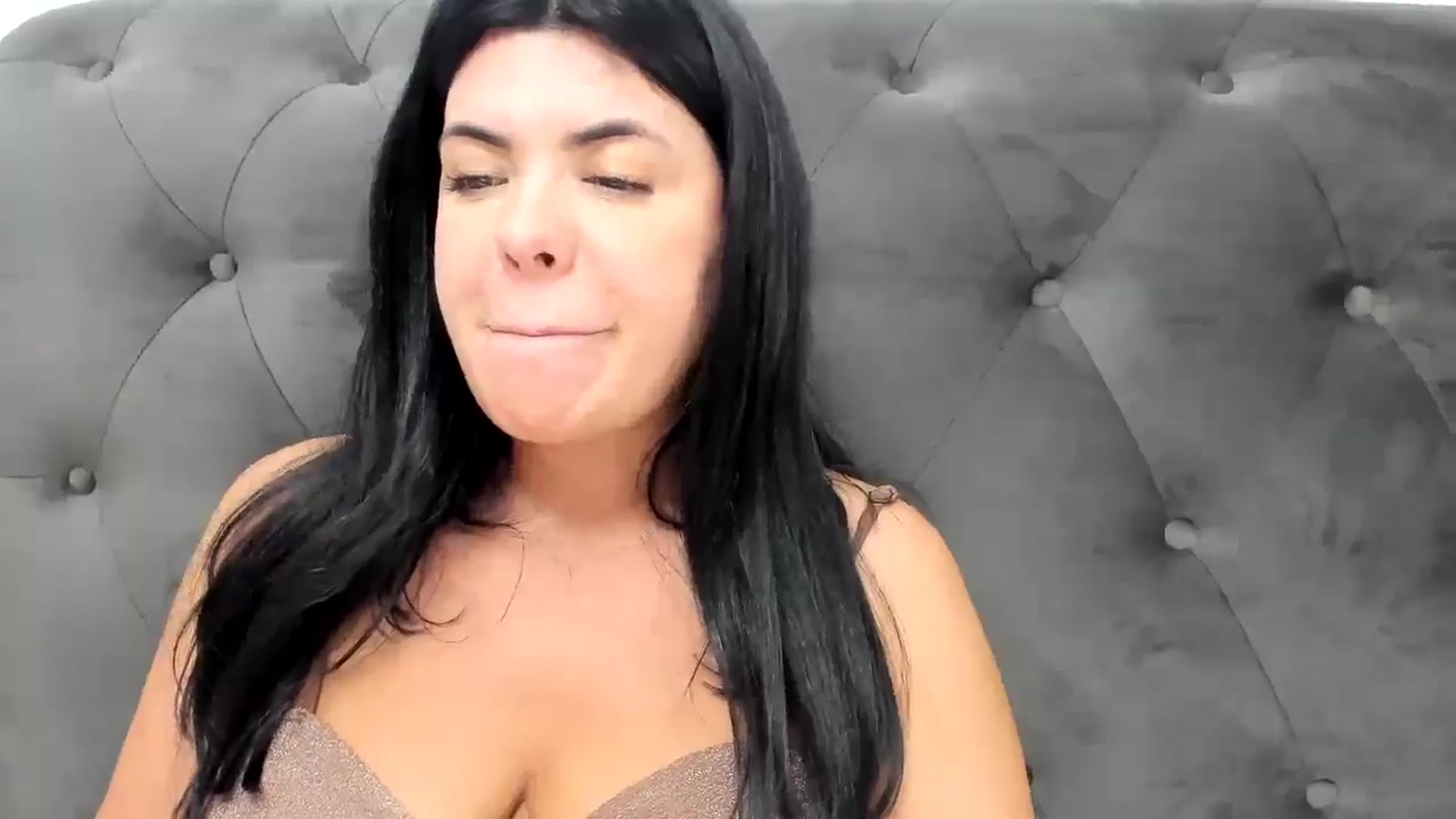 Gallery image thumbnail from BdayAlina's myfreecams stream on, 06/24/2025, 20:25 image 14 of 20