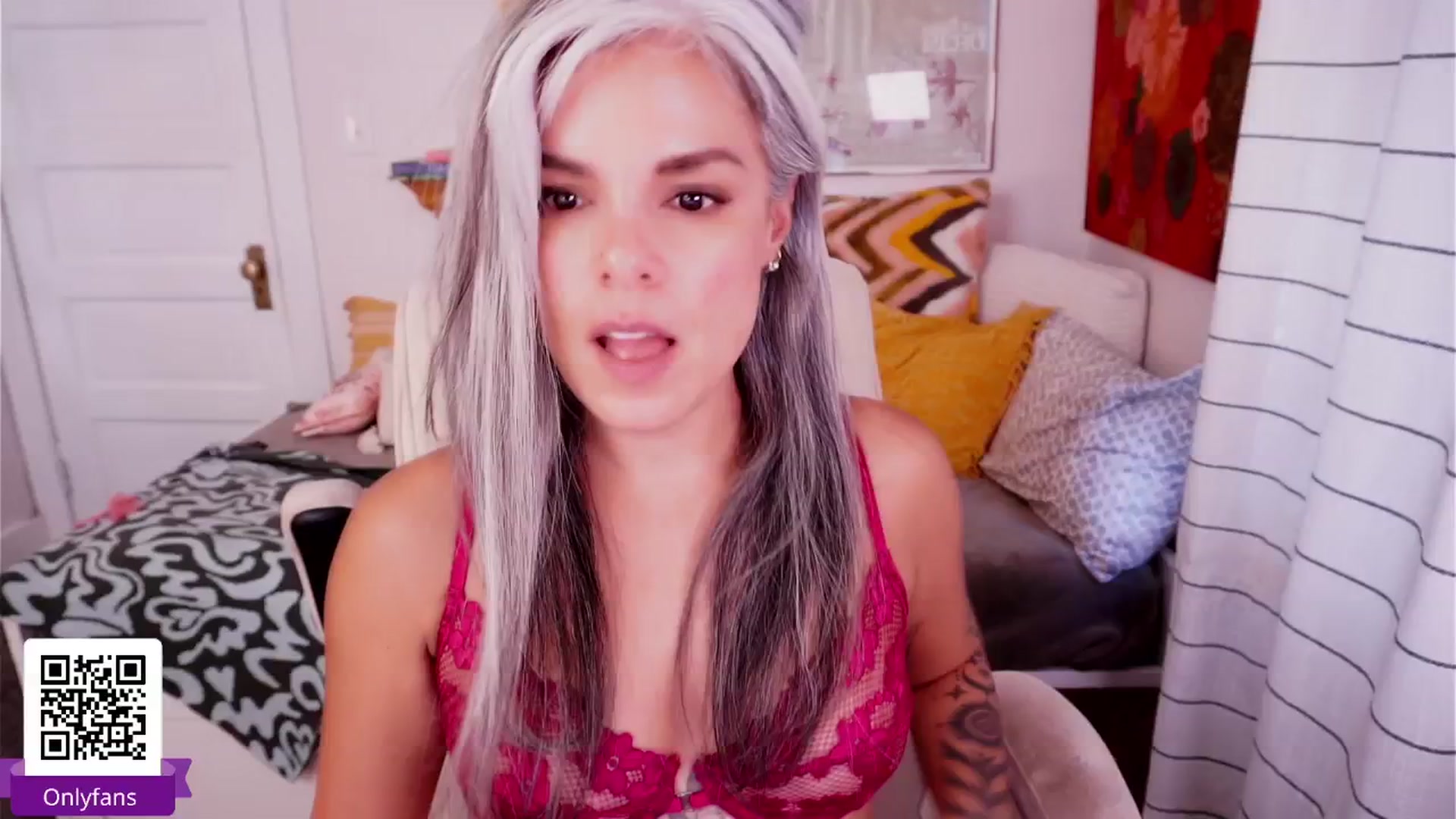 Gallery image thumbnail from BdayApril's myfreecams stream on, 09/19/2025, 24:04 image 14 of 20