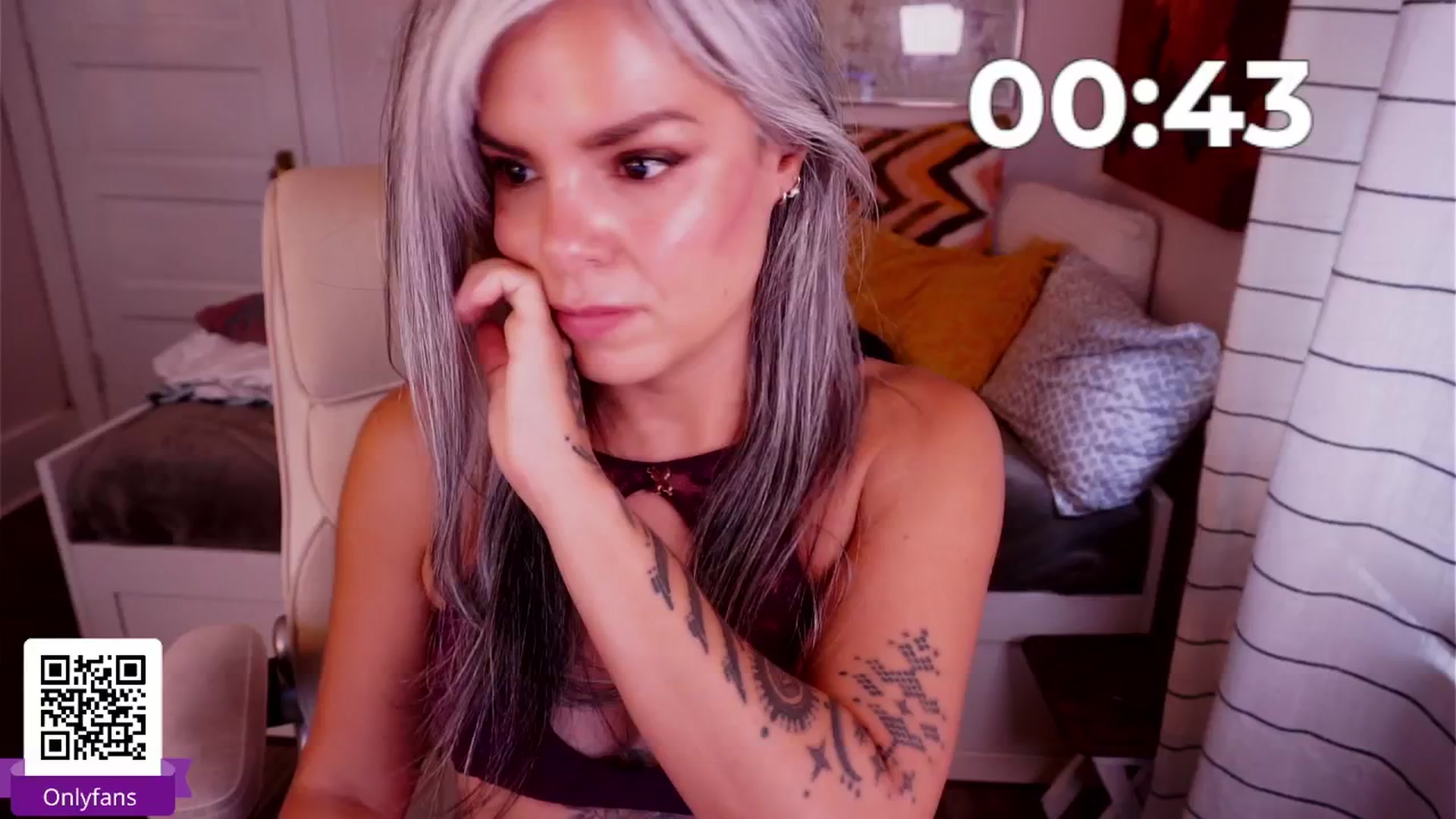 Gallery image thumbnail from BdayApril's myfreecams stream on, 09/20/2025, 23:26 image 16 of 20
