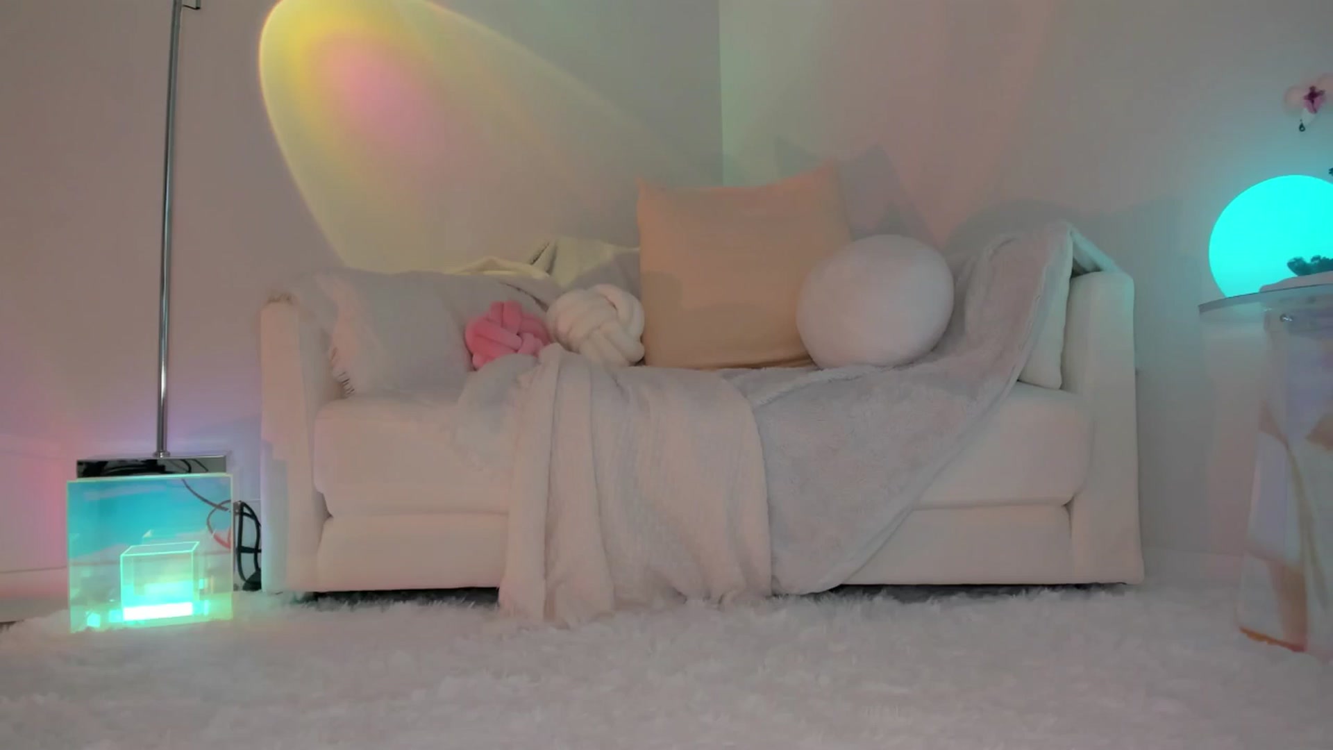 Gallery image thumbnail from BdayAria's myfreecams stream on, 06/04/2025, 02:47 image 4 of 20