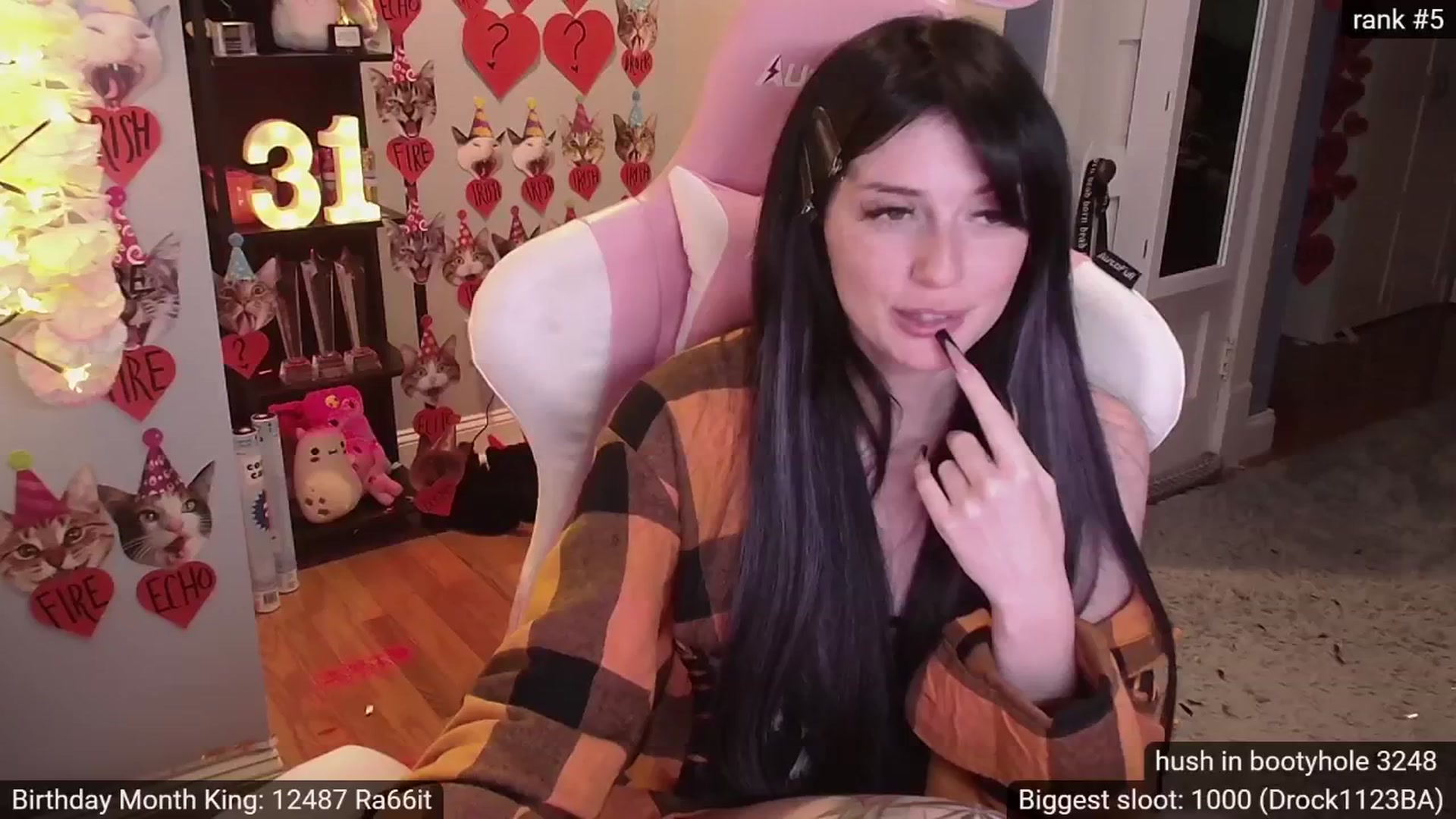 Gallery image thumbnail from BdayAriel's myfreecams stream on, 06/13/2024, 03:44 image 17 of 20