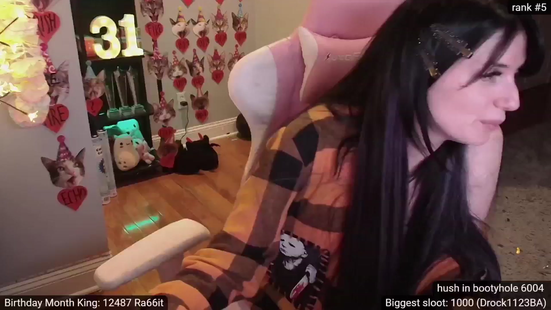 Gallery image thumbnail from BdayAriel's myfreecams stream on, 06/13/2024, 03:44 image 13 of 20