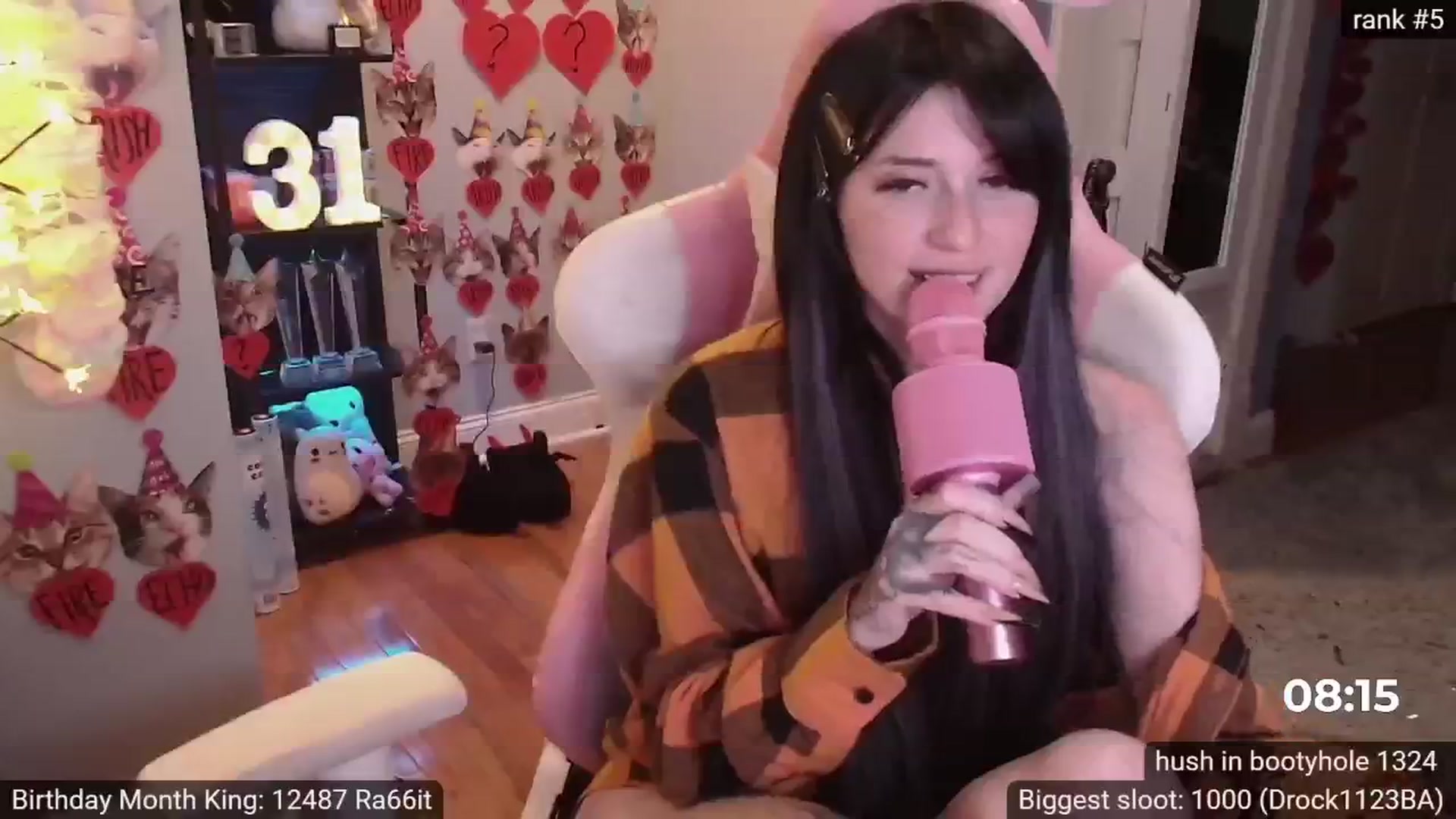 Gallery image thumbnail from BdayAriel's myfreecams stream on, 06/13/2024, 03:44 image 18 of 20