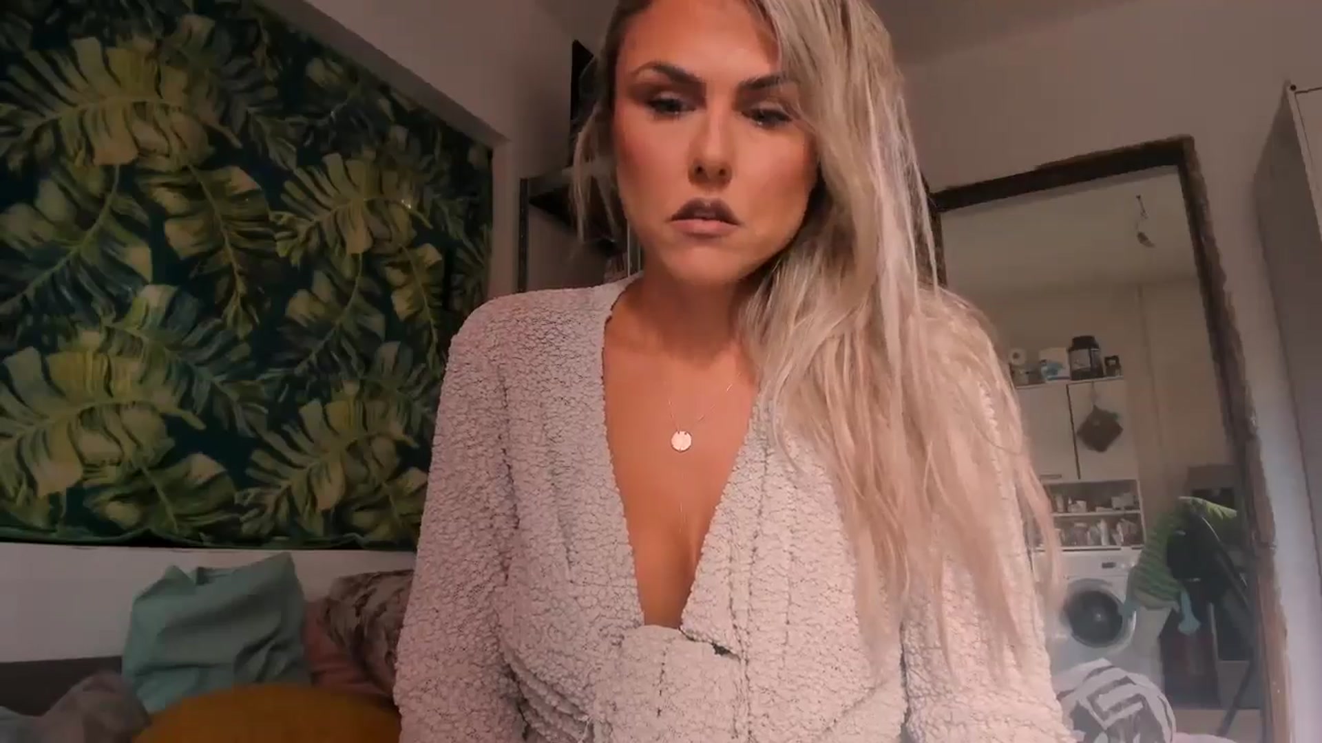 Gallery image thumbnail from BdayBarbie's myfreecams stream on, 09/06/2024, 11:34 image 3 of 20