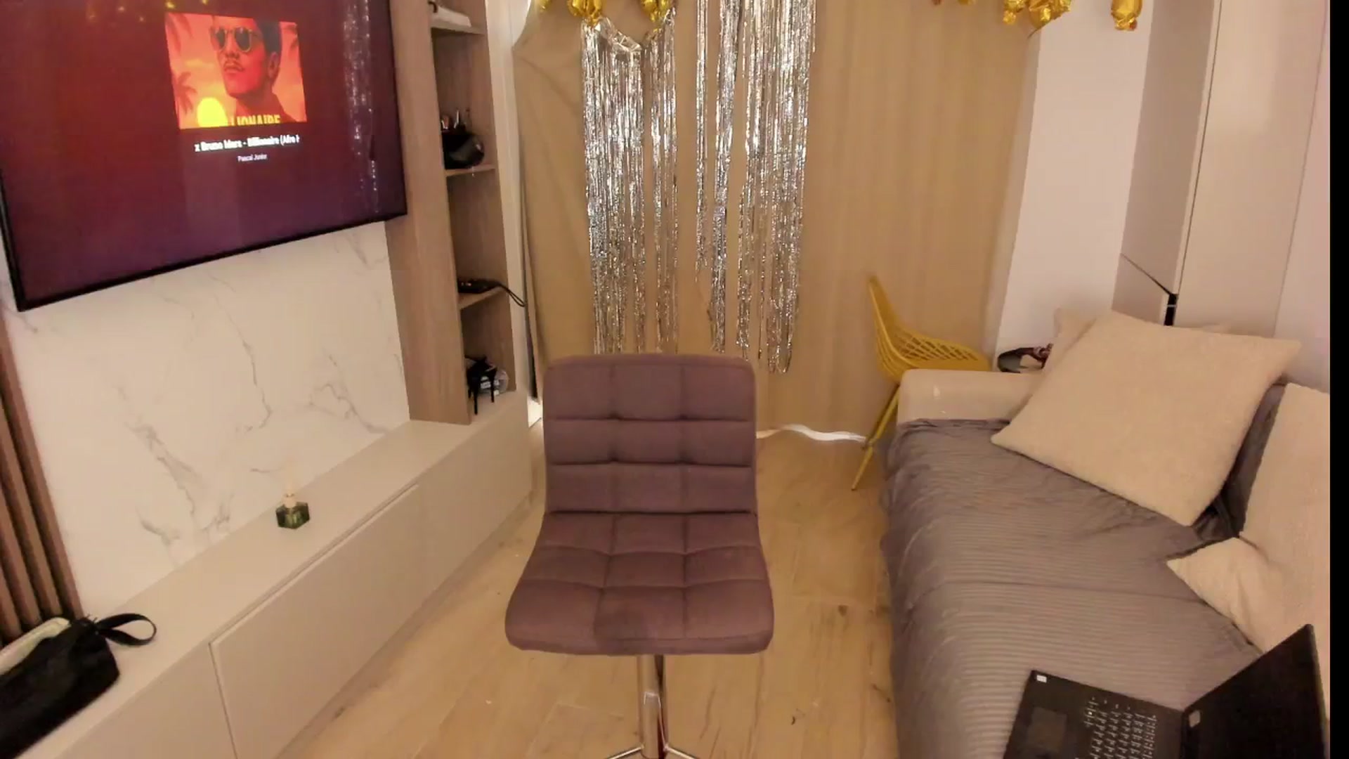 Gallery image thumbnail from BdayBarbie's myfreecams stream on, 09/26/2025, 13:34 image 2 of 20
