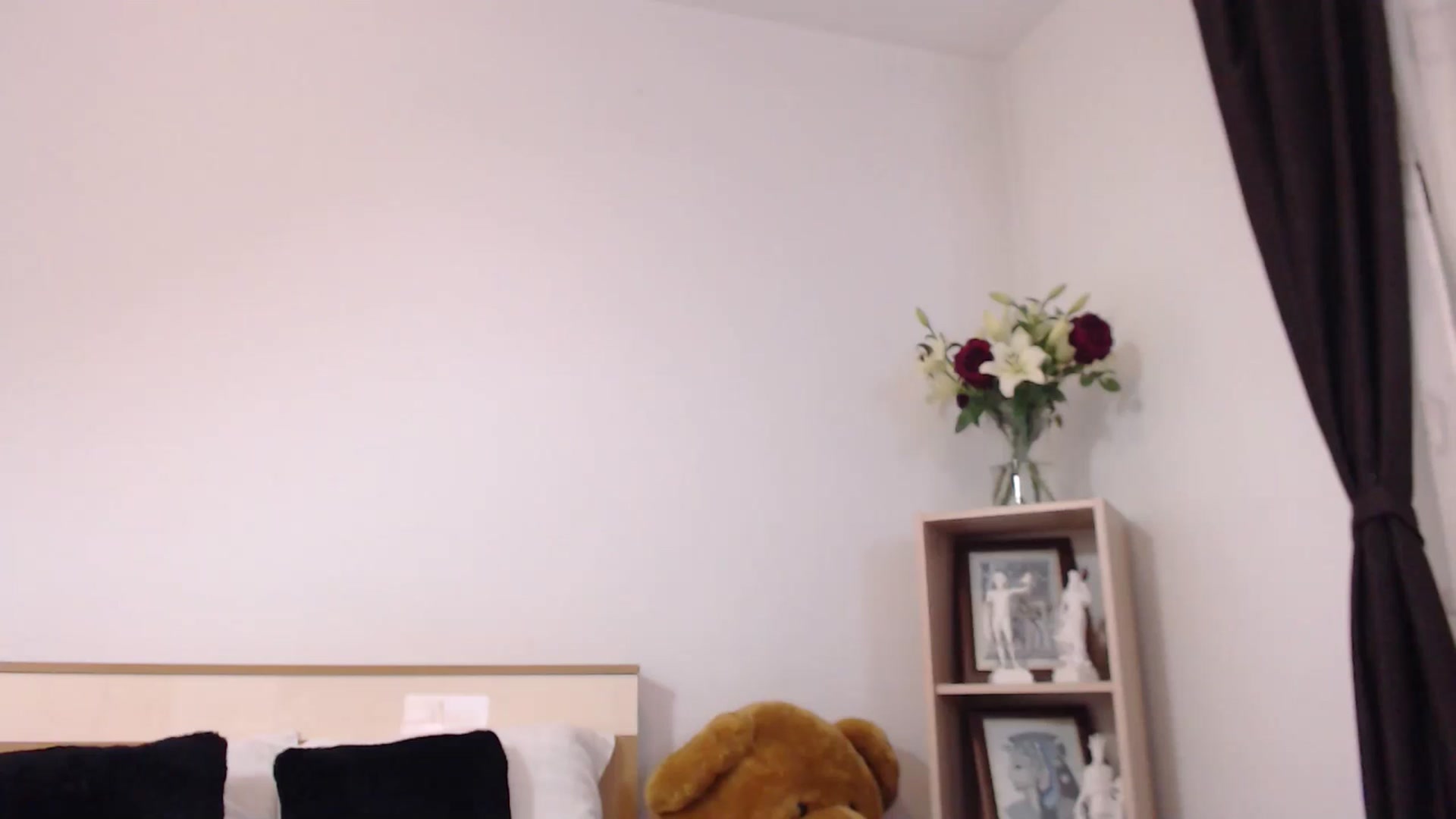 Gallery image thumbnail from BdayBell's myfreecams stream on, 05/04/2024, 24:45 image 4 of 20