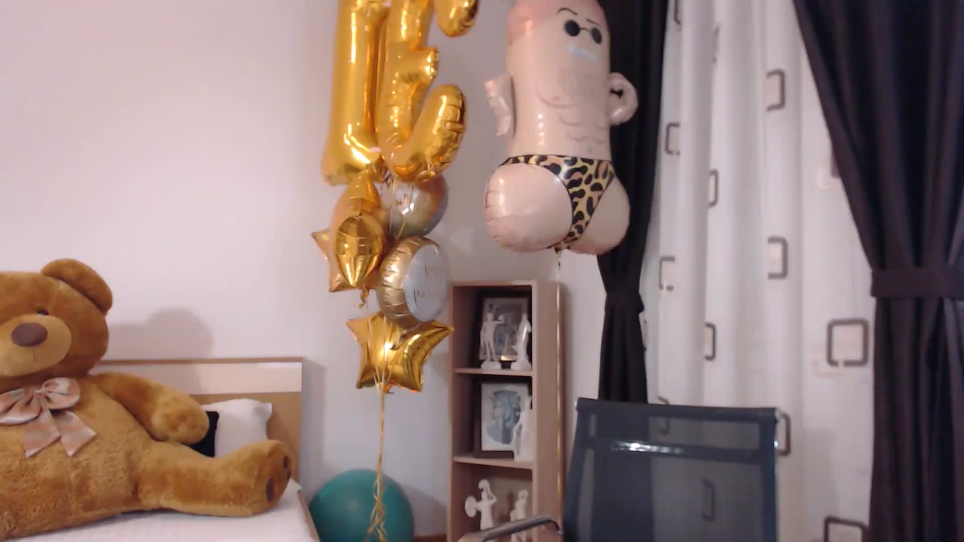 Gallery image thumbnail from BdayBell's myfreecams stream on, 05/09/2024, 24:12 image 3 of 20